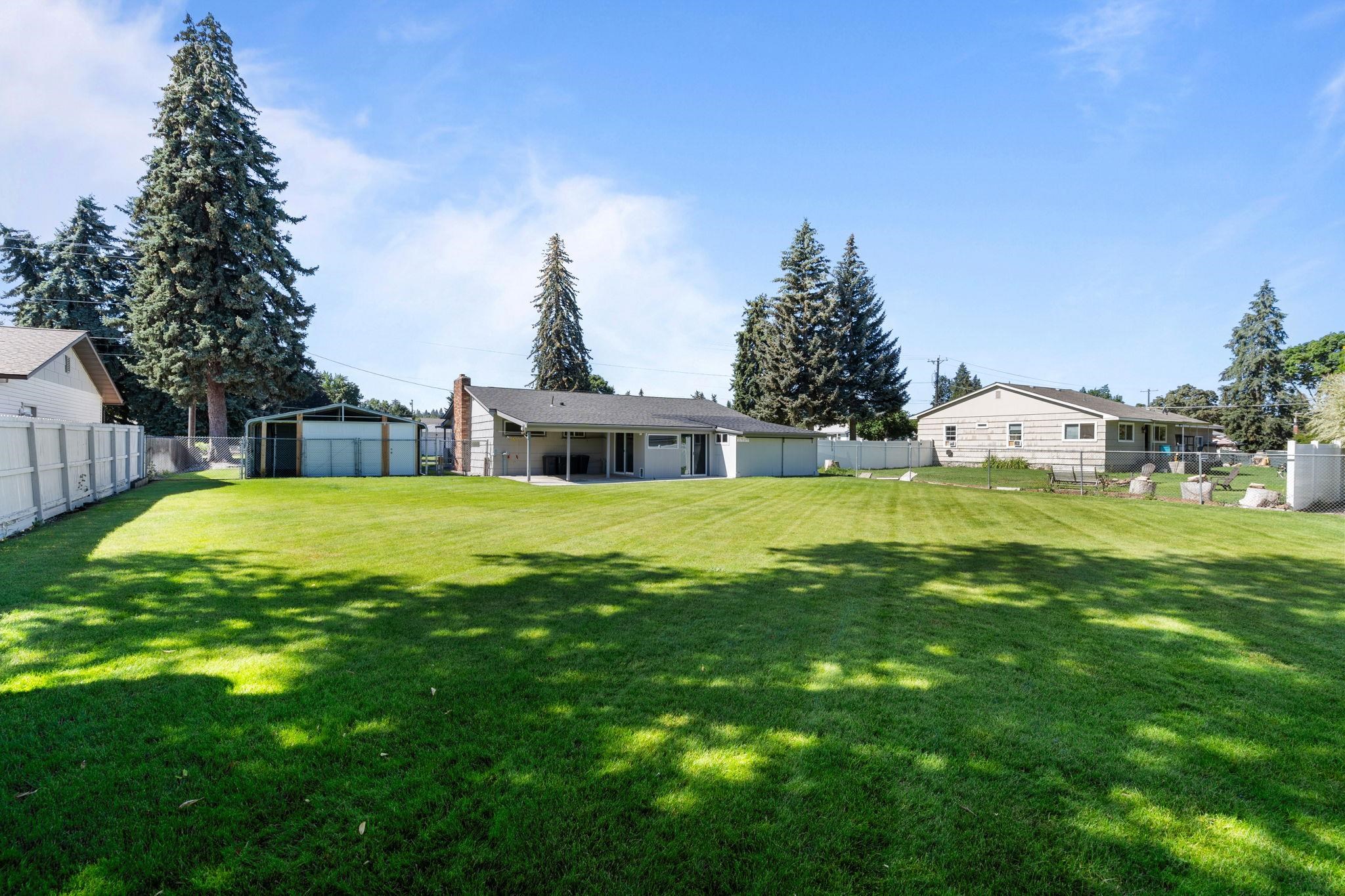 12719 E 8th Ave - Photo 27