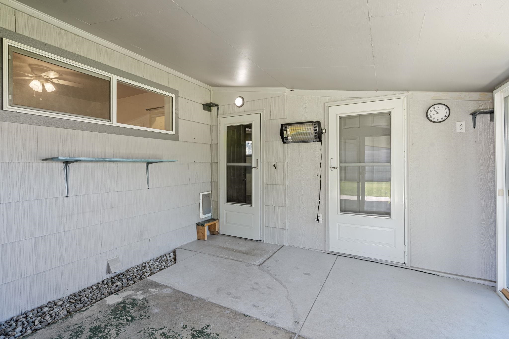 12719 E 8th Ave - Photo 21