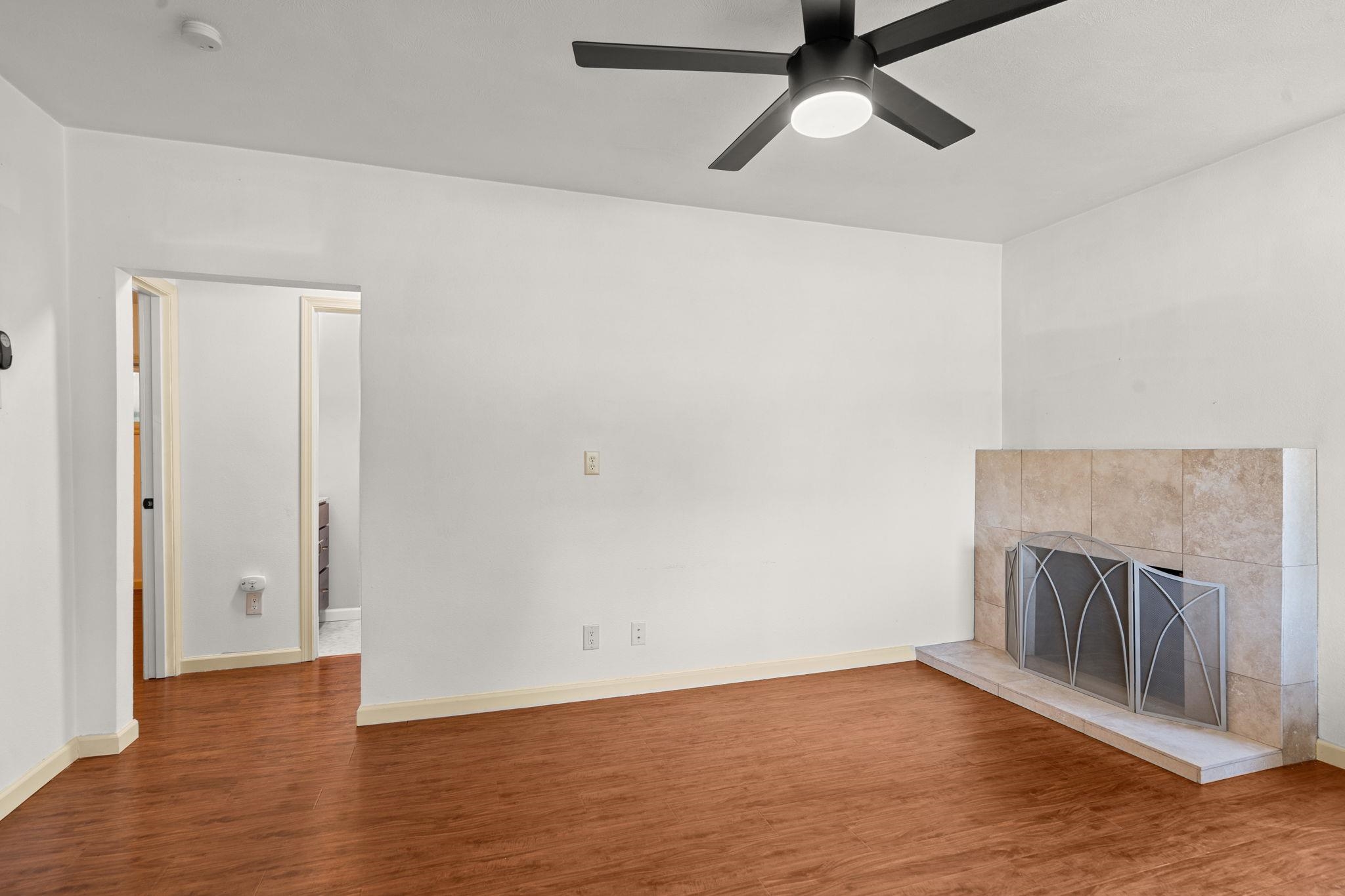 12719 E 8th Ave - Photo 14