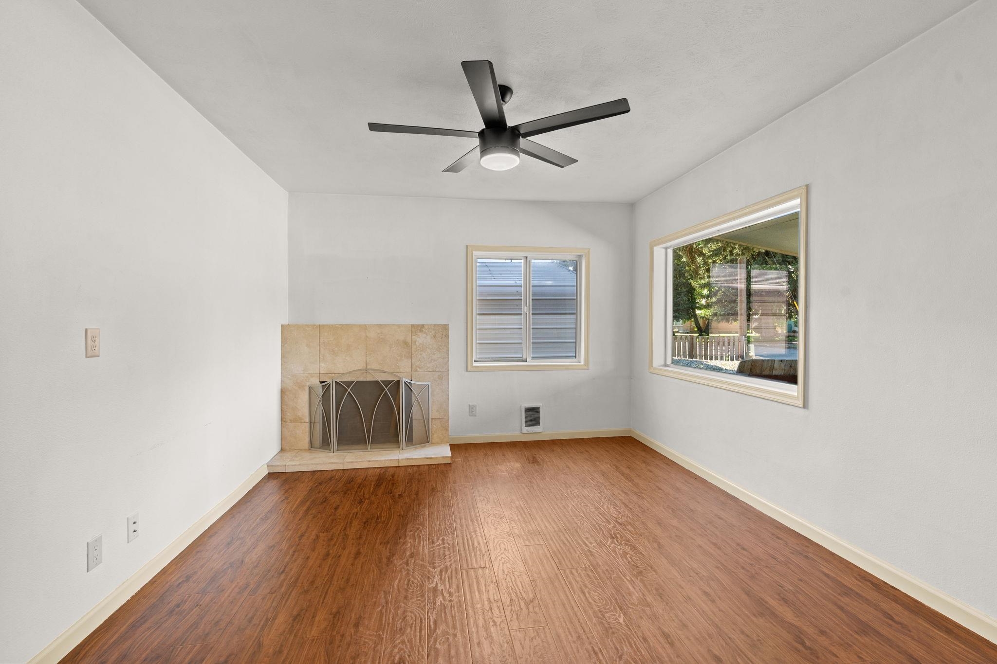 12719 E 8th Ave - Photo 15
