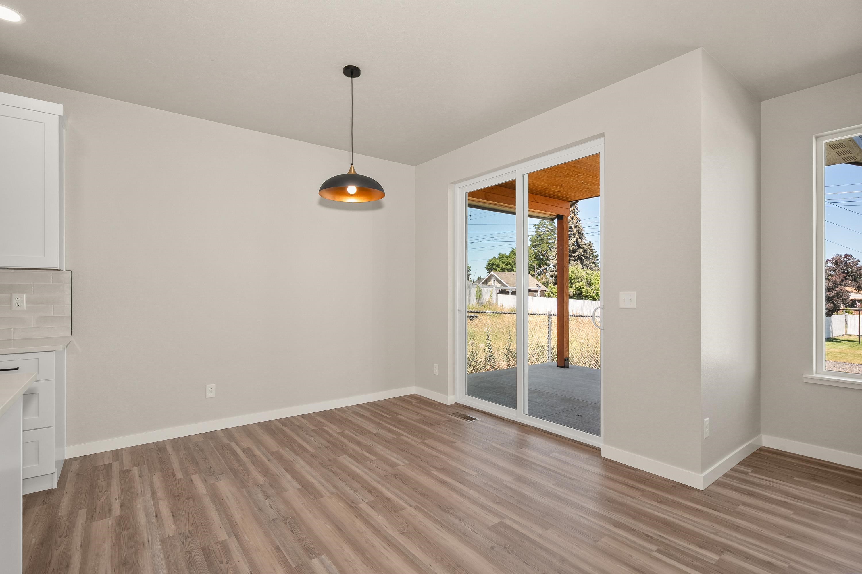 2011 E Longfellow Ave - Photo 11