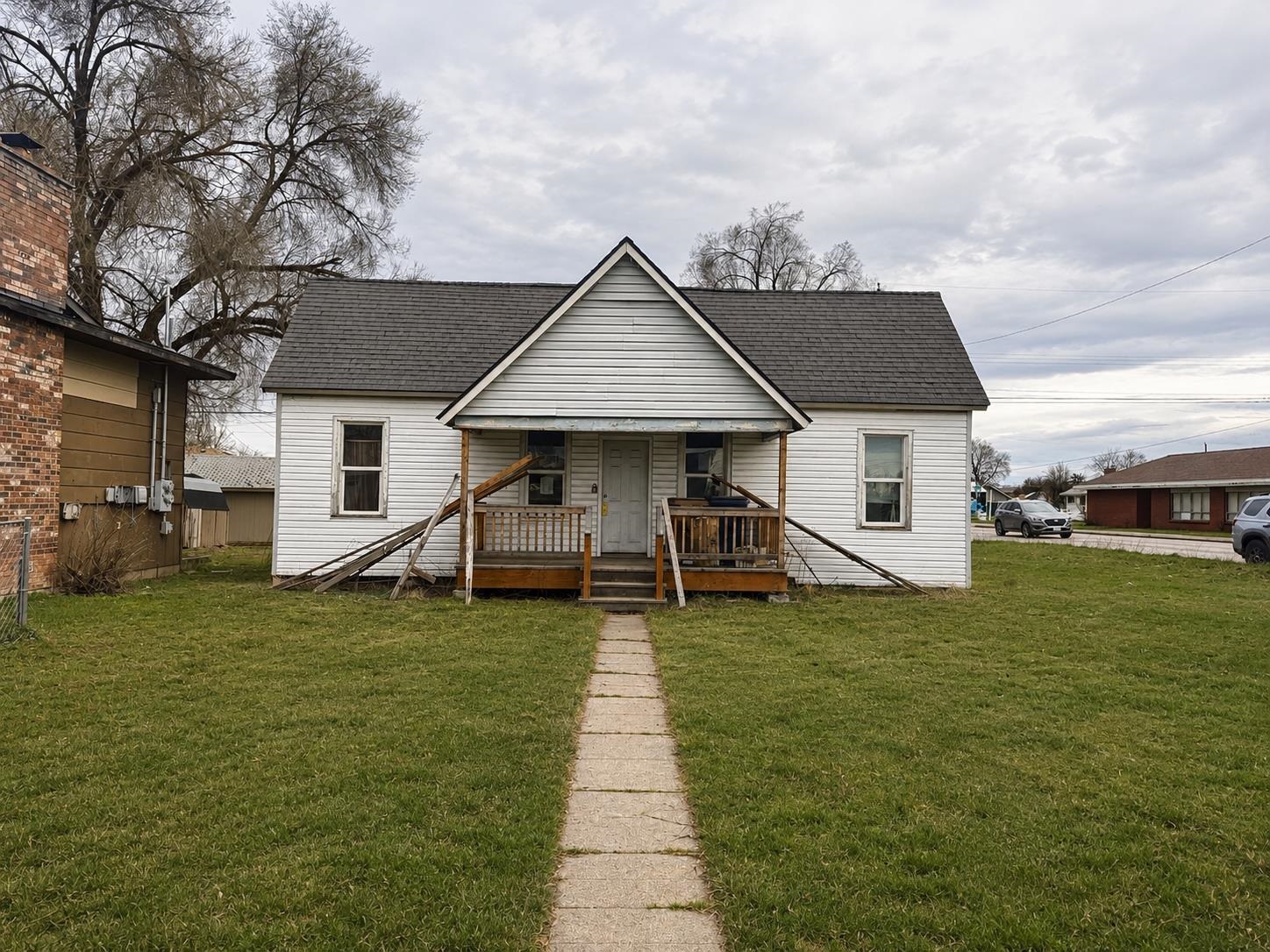 1002 E Princeton Ave - Photo 1
