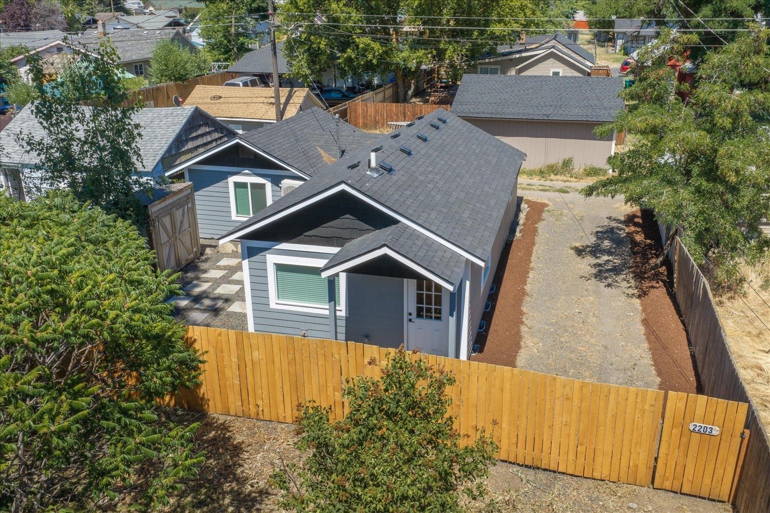 2203 E Glass Ave - Photo 3