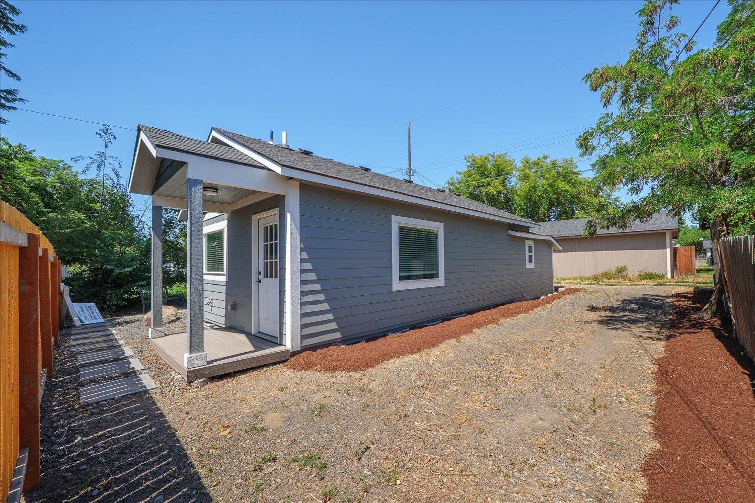 2203 E Glass Ave - Photo 2