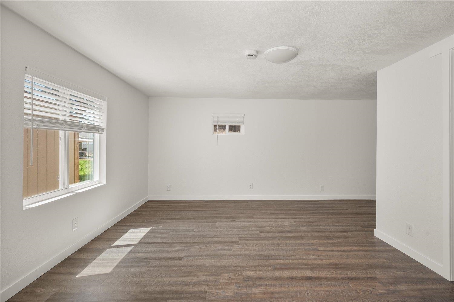 2203 E Glass Ave - Photo 18