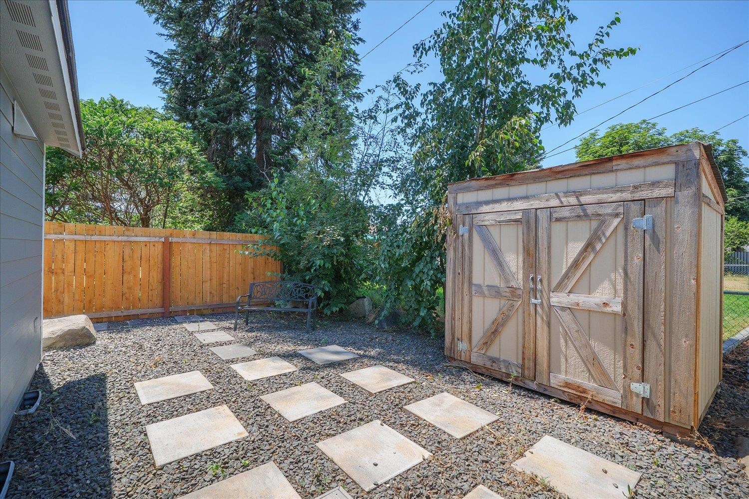 2203 E Glass Ave - Photo 29