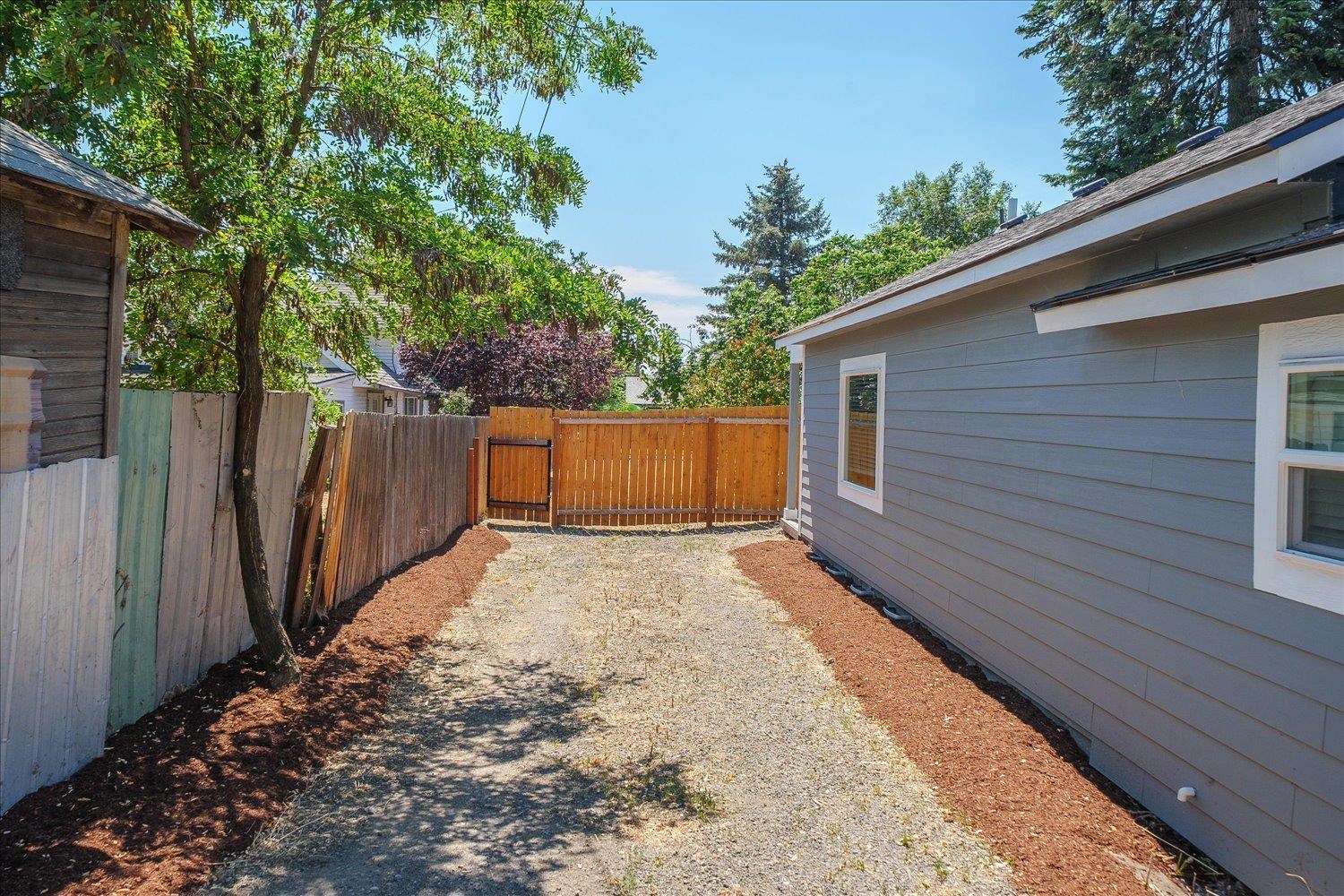 2203 E Glass Ave - Photo 32