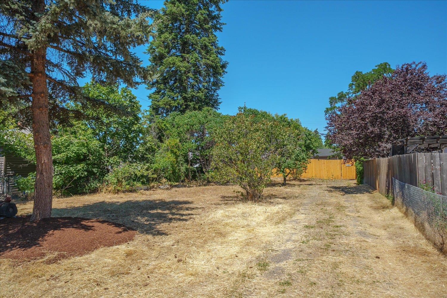 2203 E Glass Ave - Photo 4