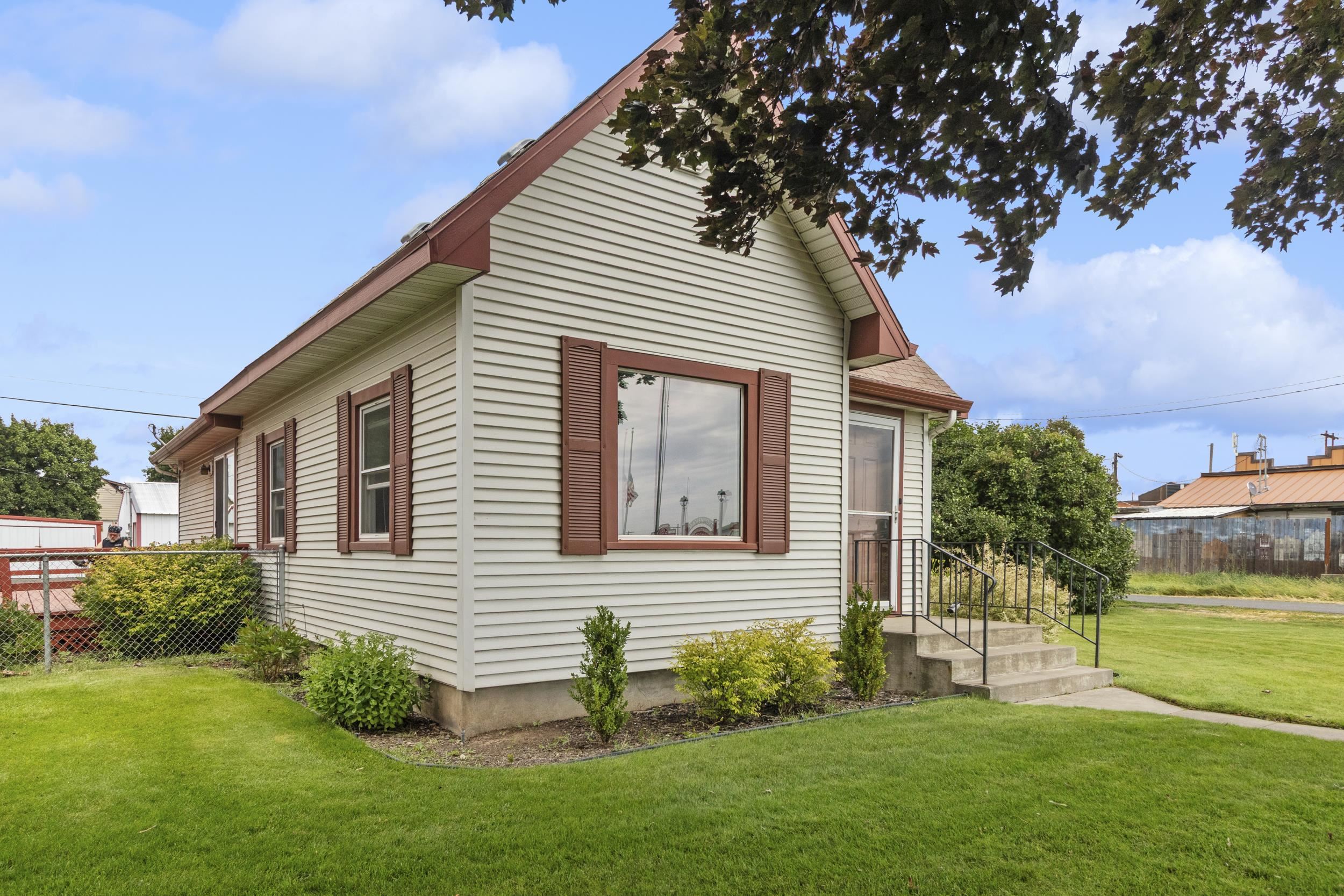 114 Logan St - Photo 5