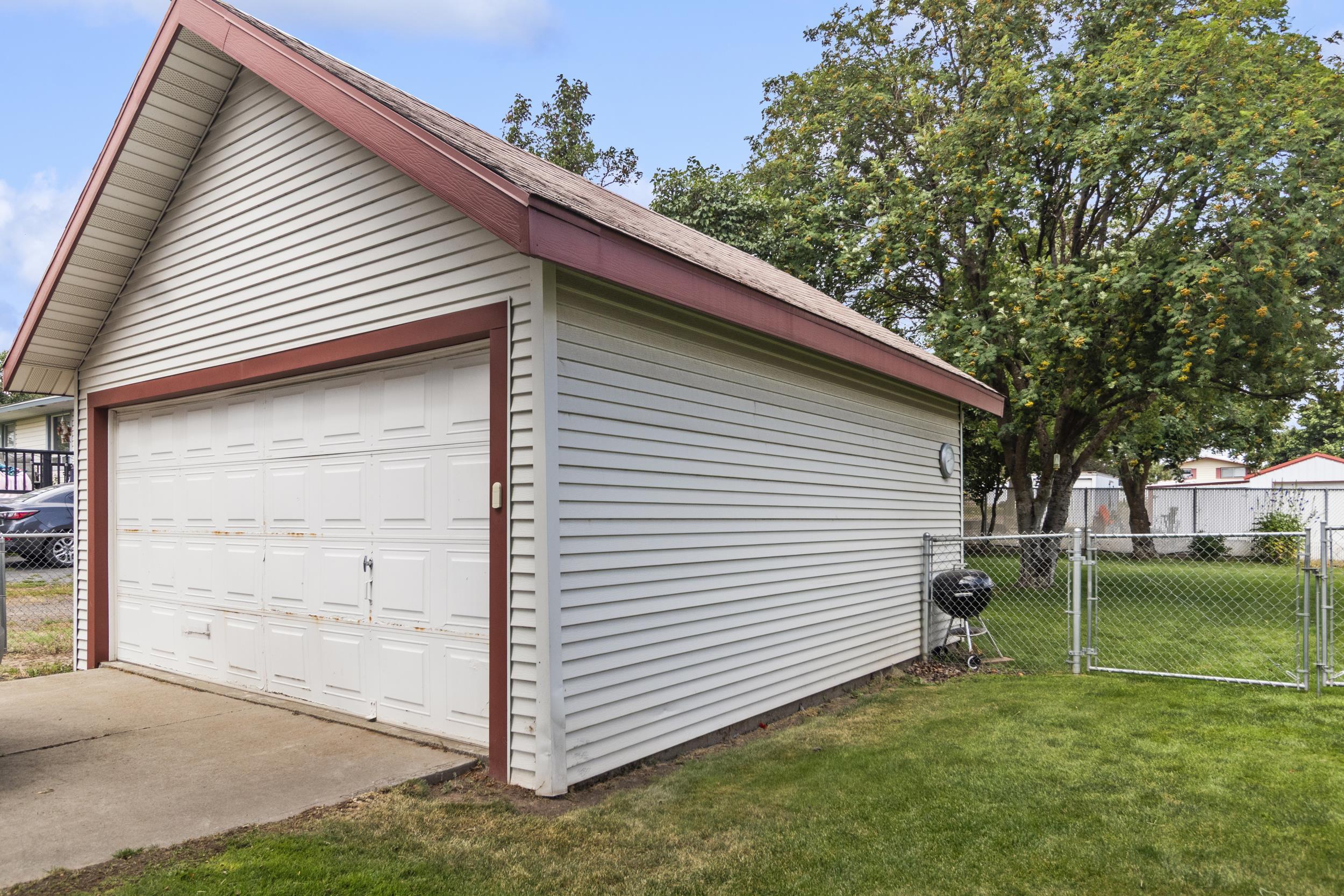 114 Logan St - Photo 7