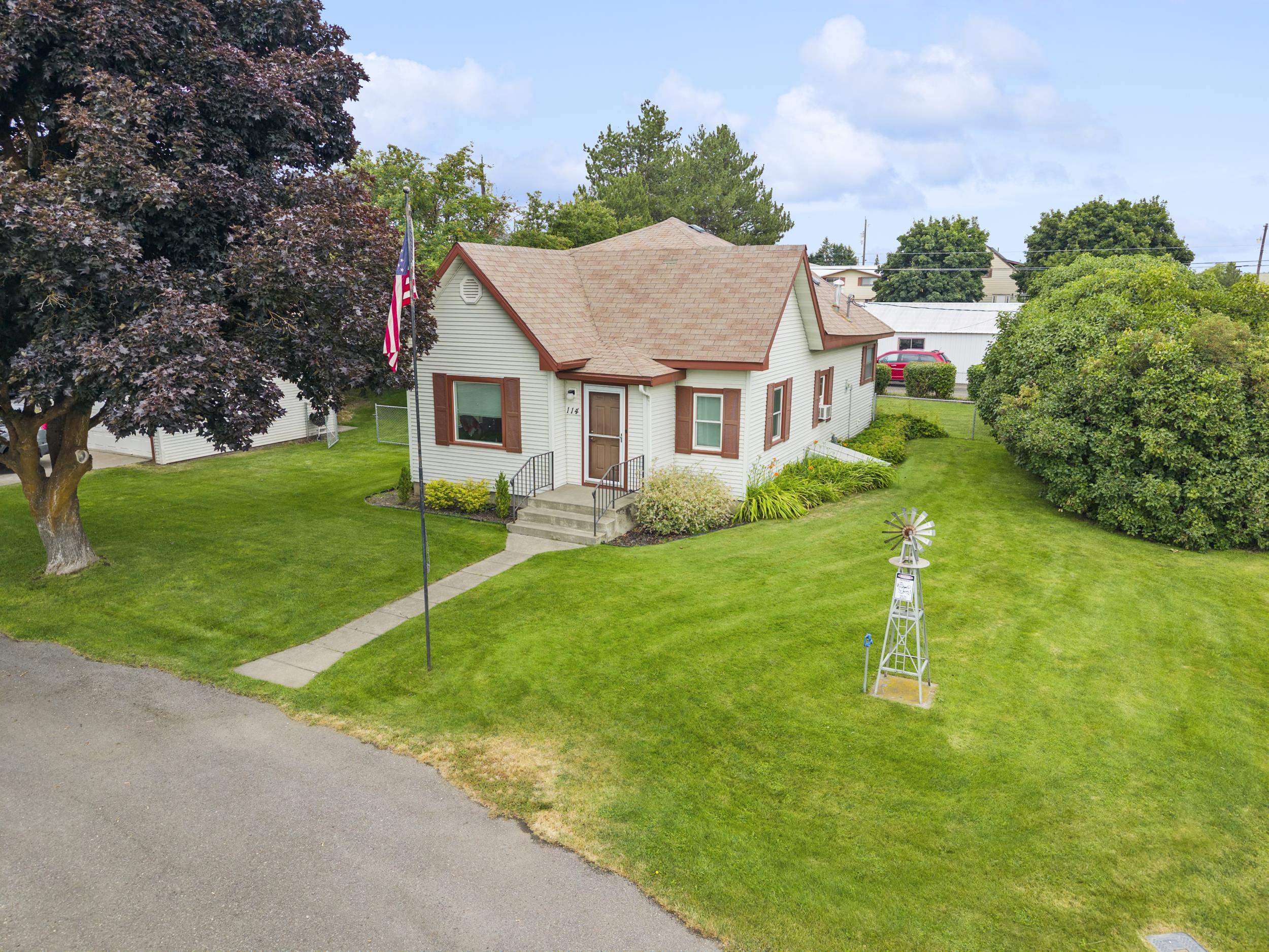 114 Logan St - Photo 17