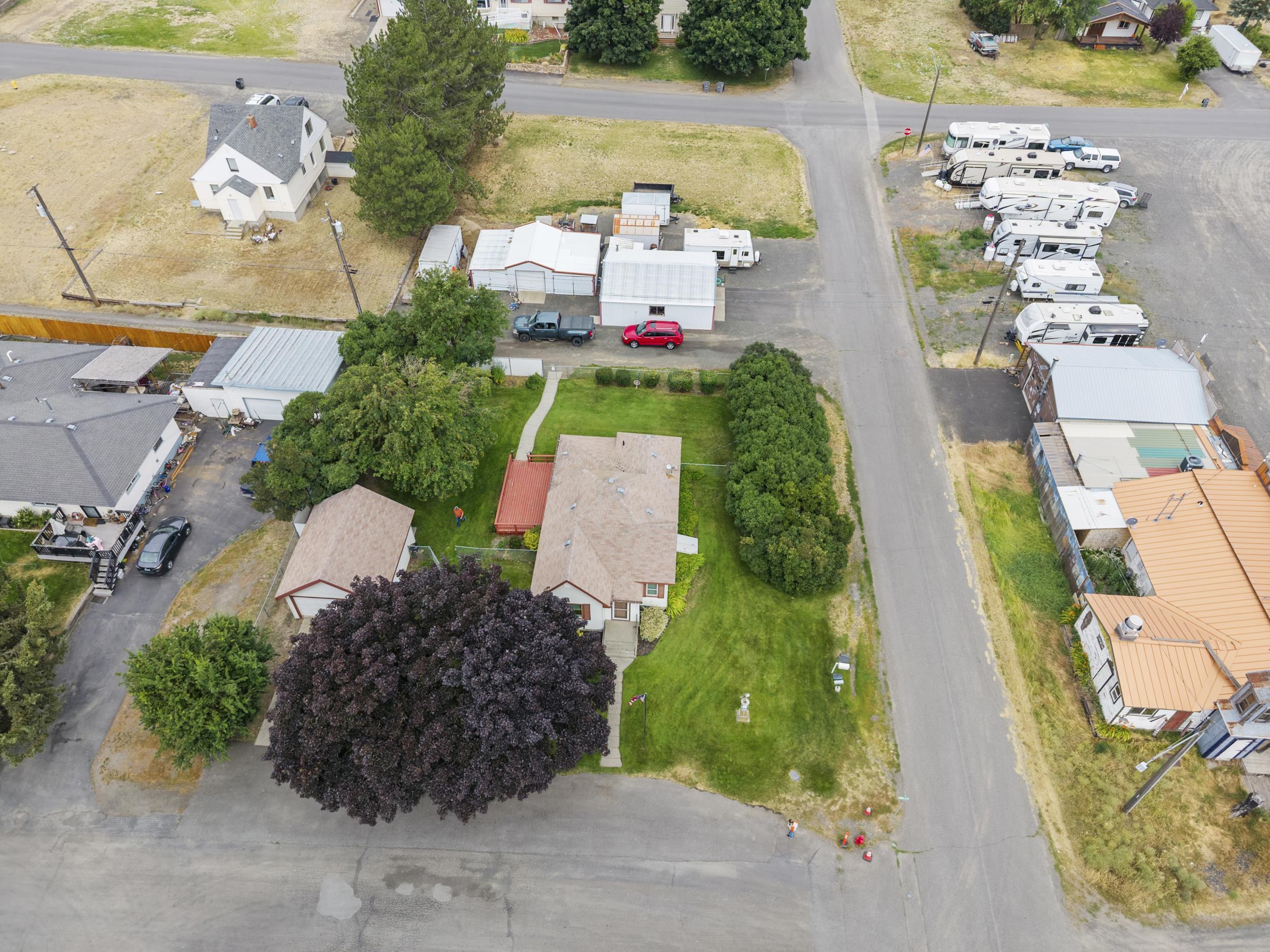 114 Logan St - Photo 18
