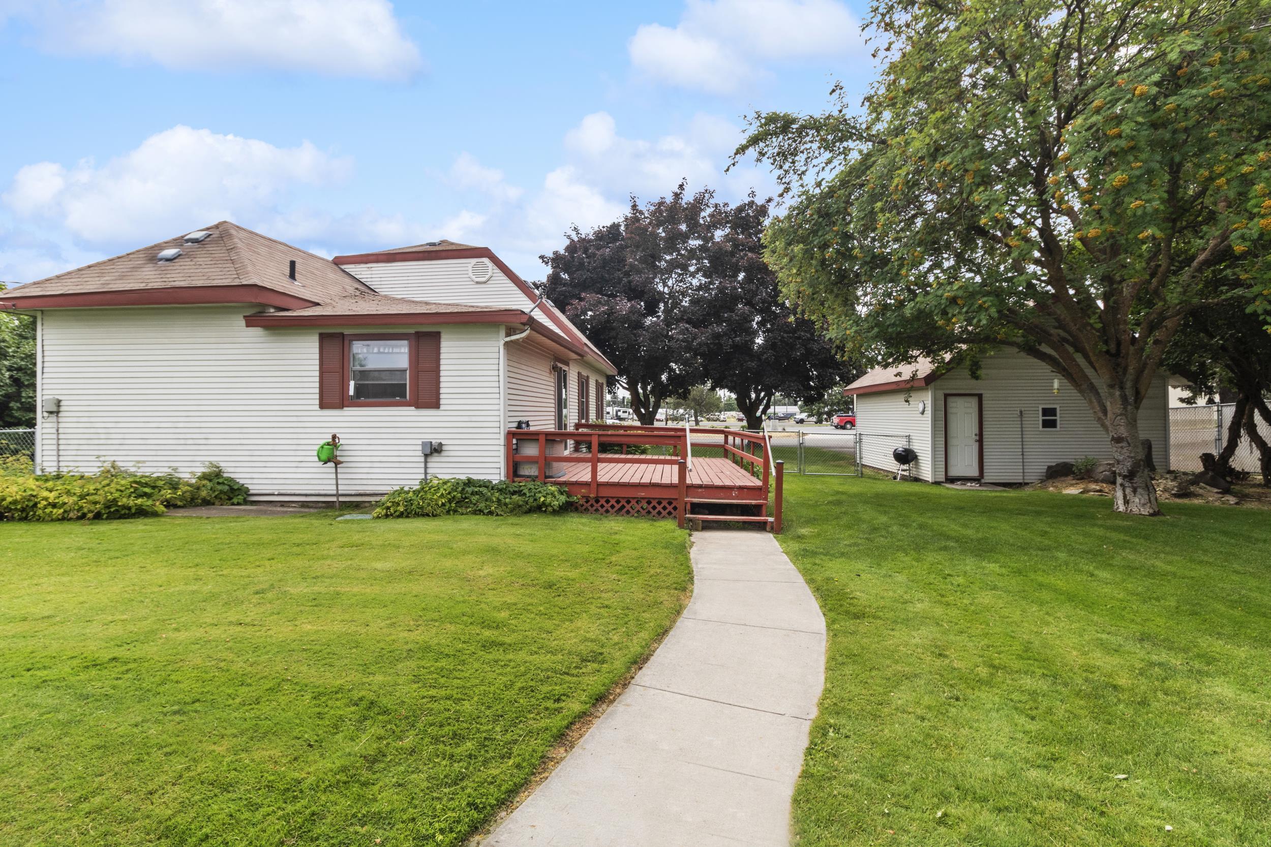 114 Logan St - Photo 22