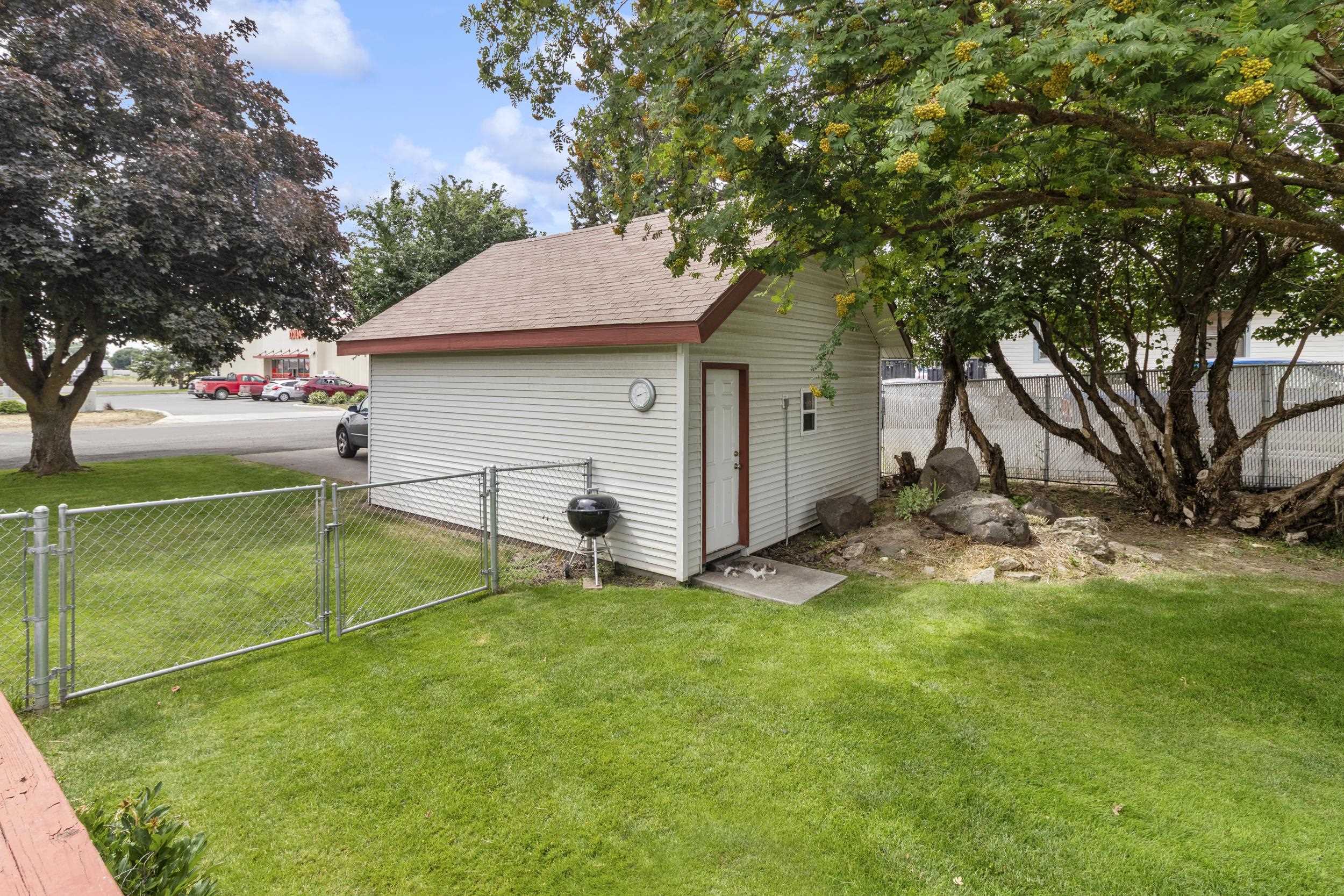114 Logan St - Photo 23
