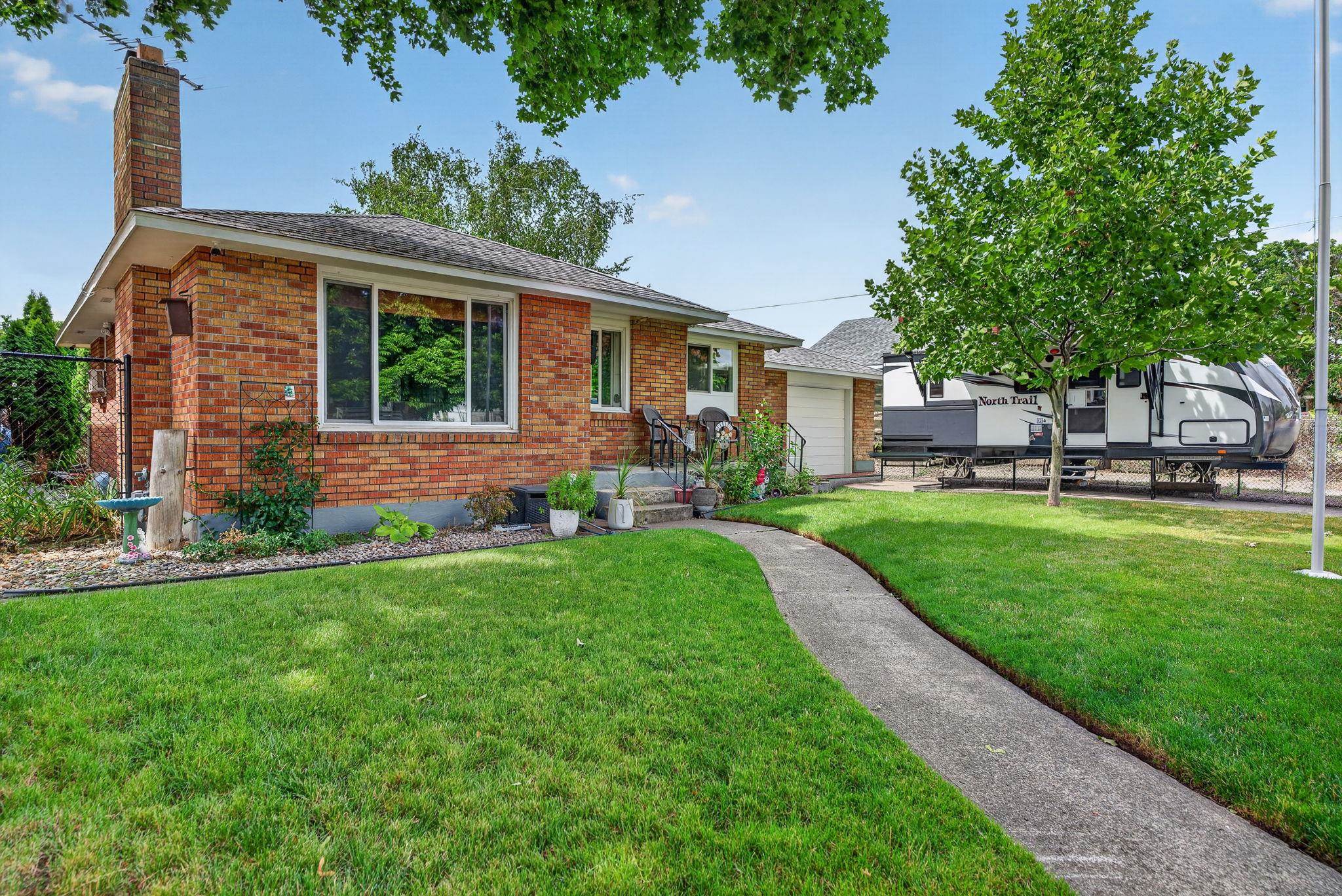 2309 N Wall St - Photo 2