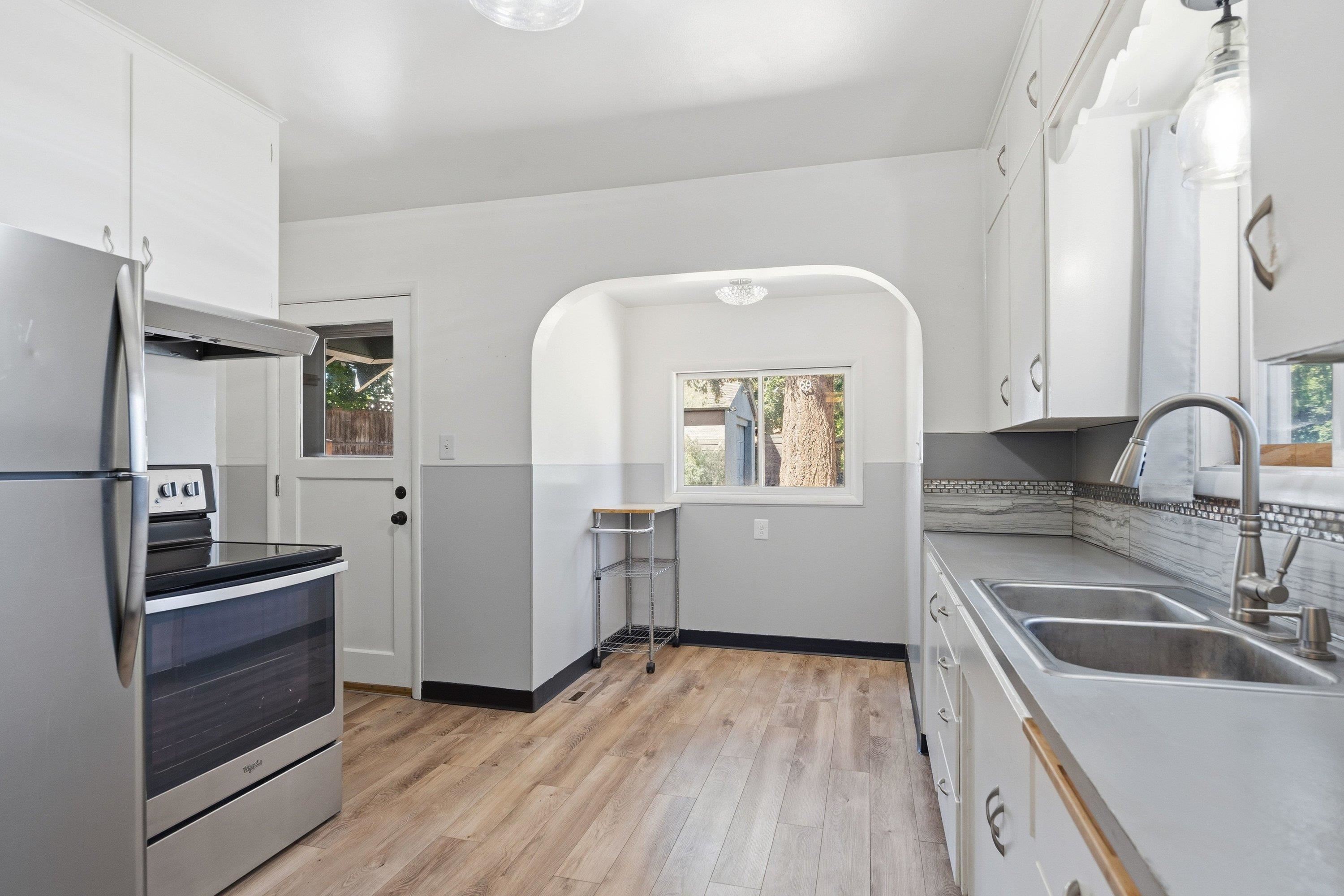 3302 W 8TH Ave - Photo 8
