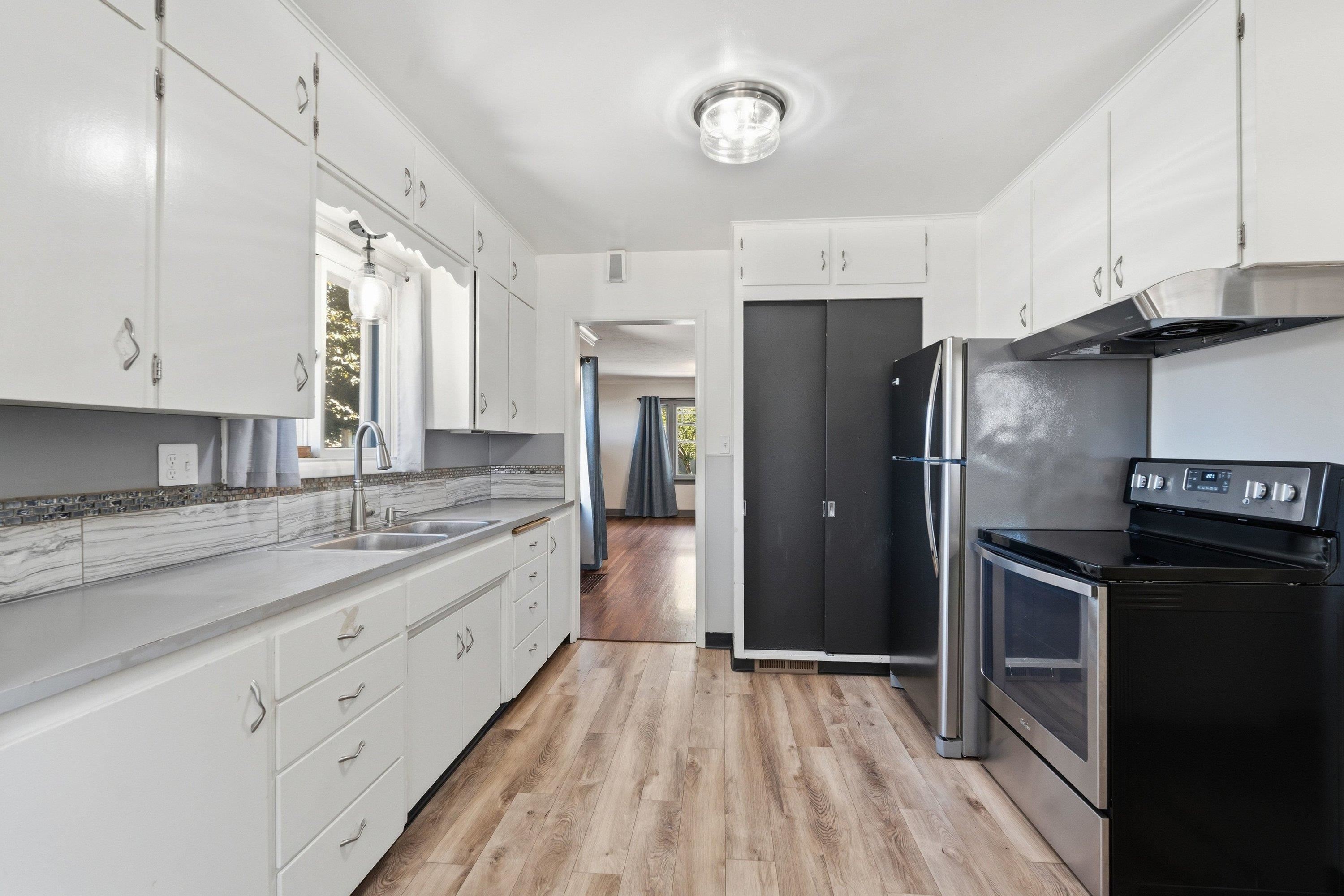 3302 W 8TH Ave - Photo 9