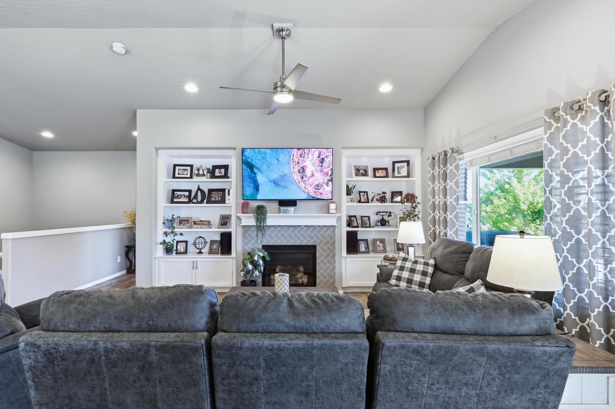17217 E 17th Ave - Photo 3