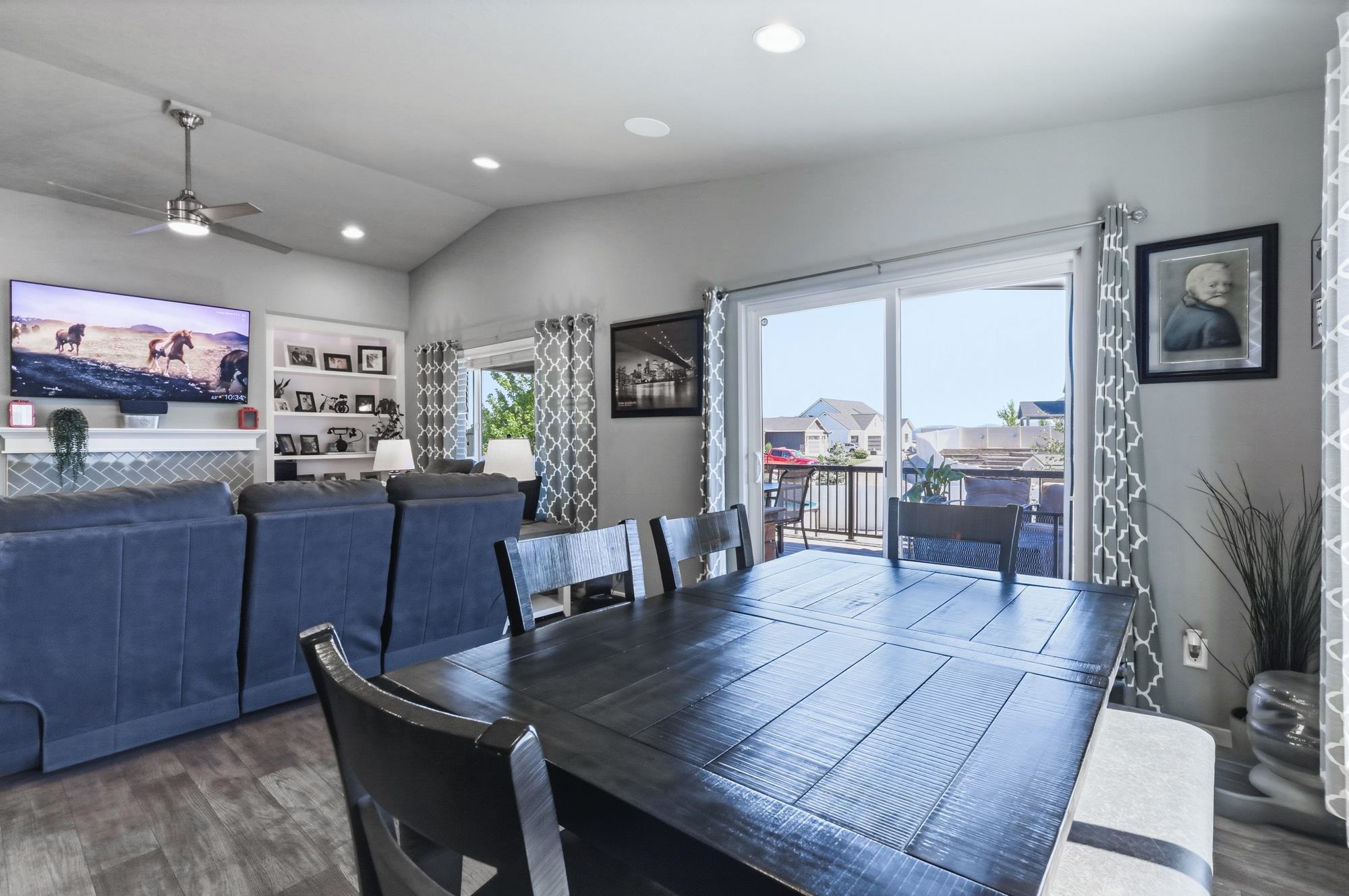17217 E 17th Ave - Photo 4