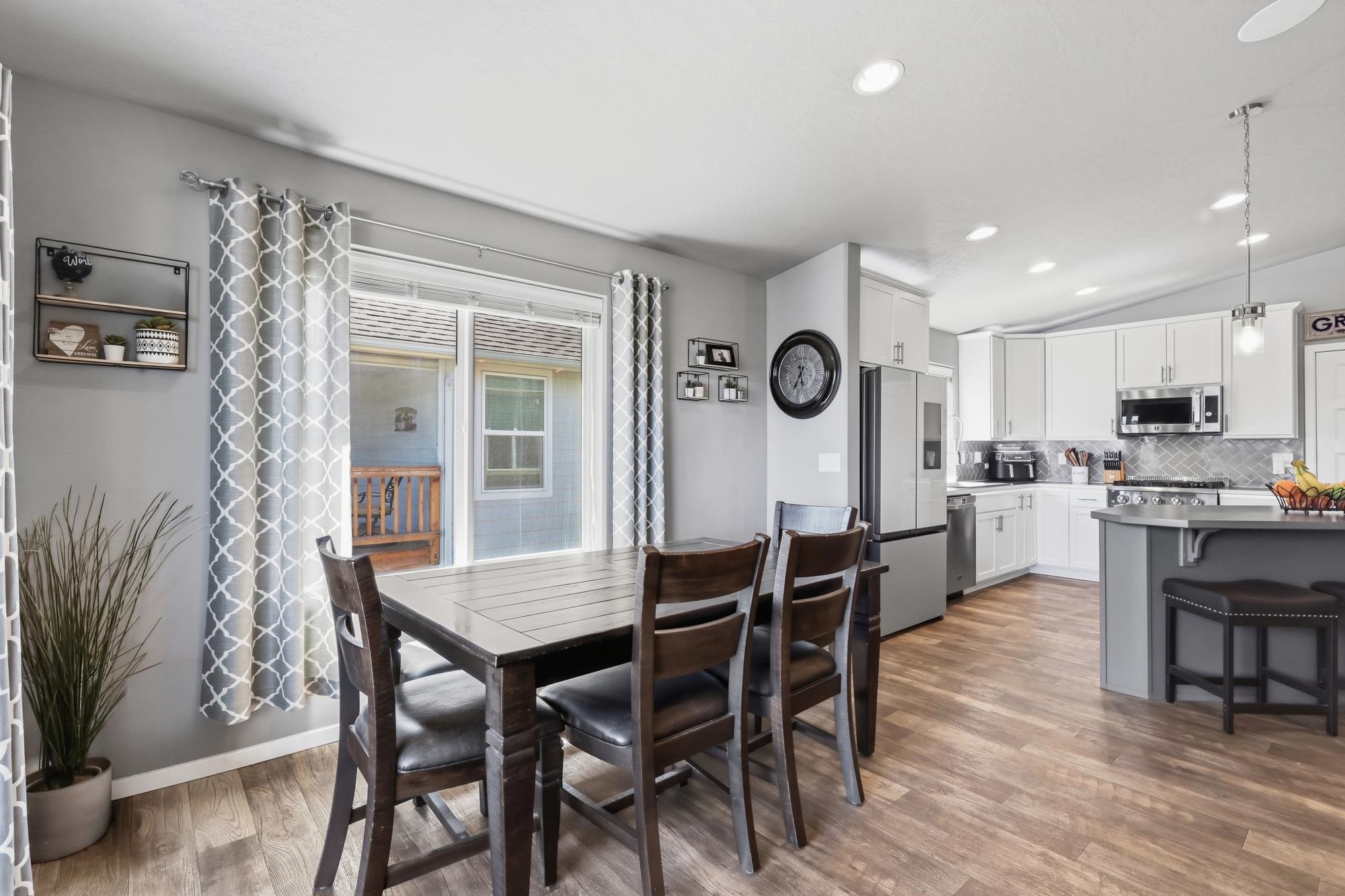 17217 E 17th Ave - Photo 5