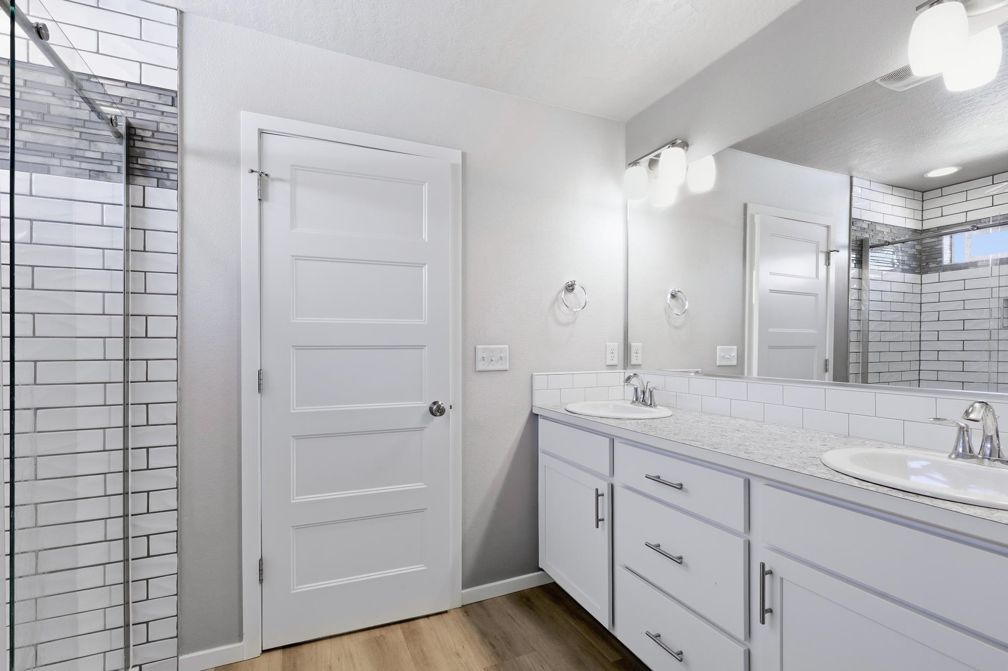 17217 E 17th Ave - Photo 13