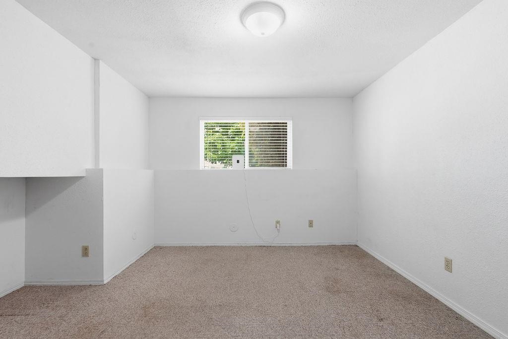 704 S Fairchild St - Photo 27