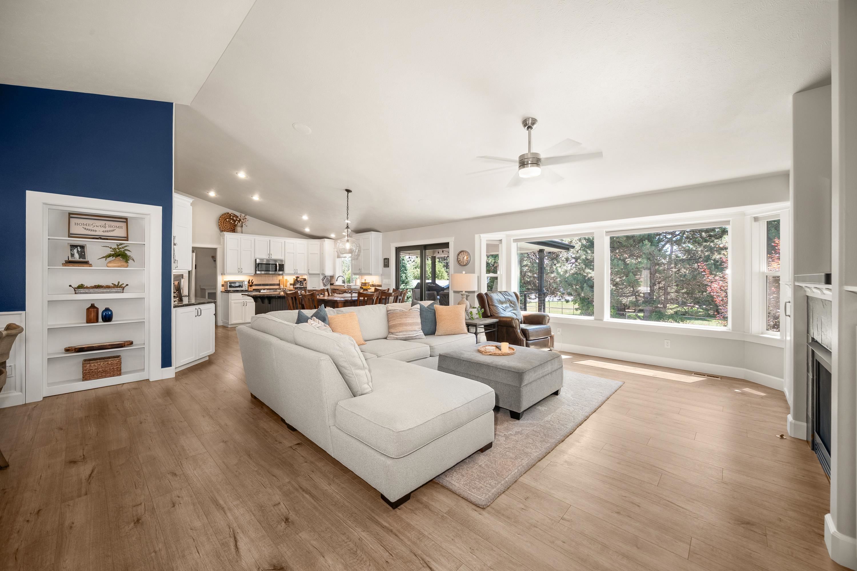 2405 W Stratton Ave - Photo 6