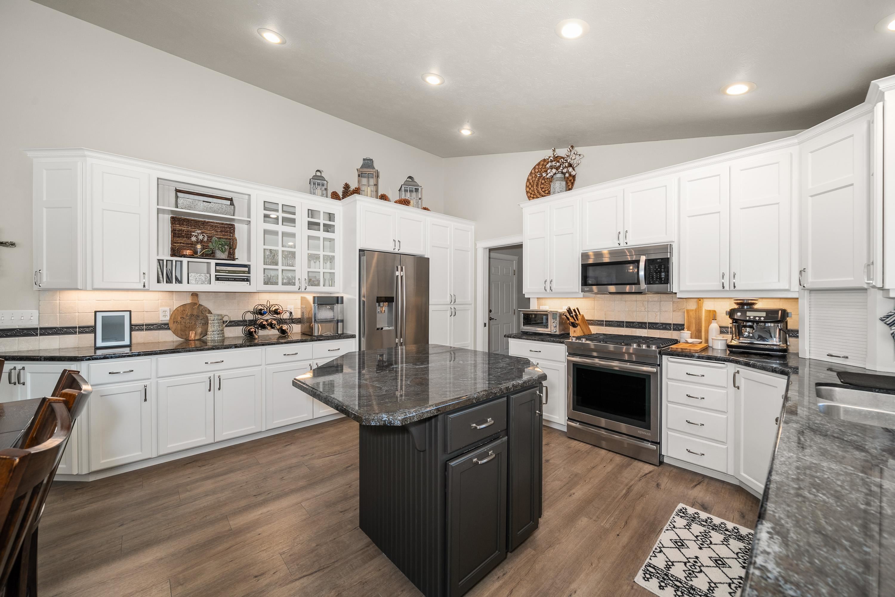 2405 W Stratton Ave - Photo 10