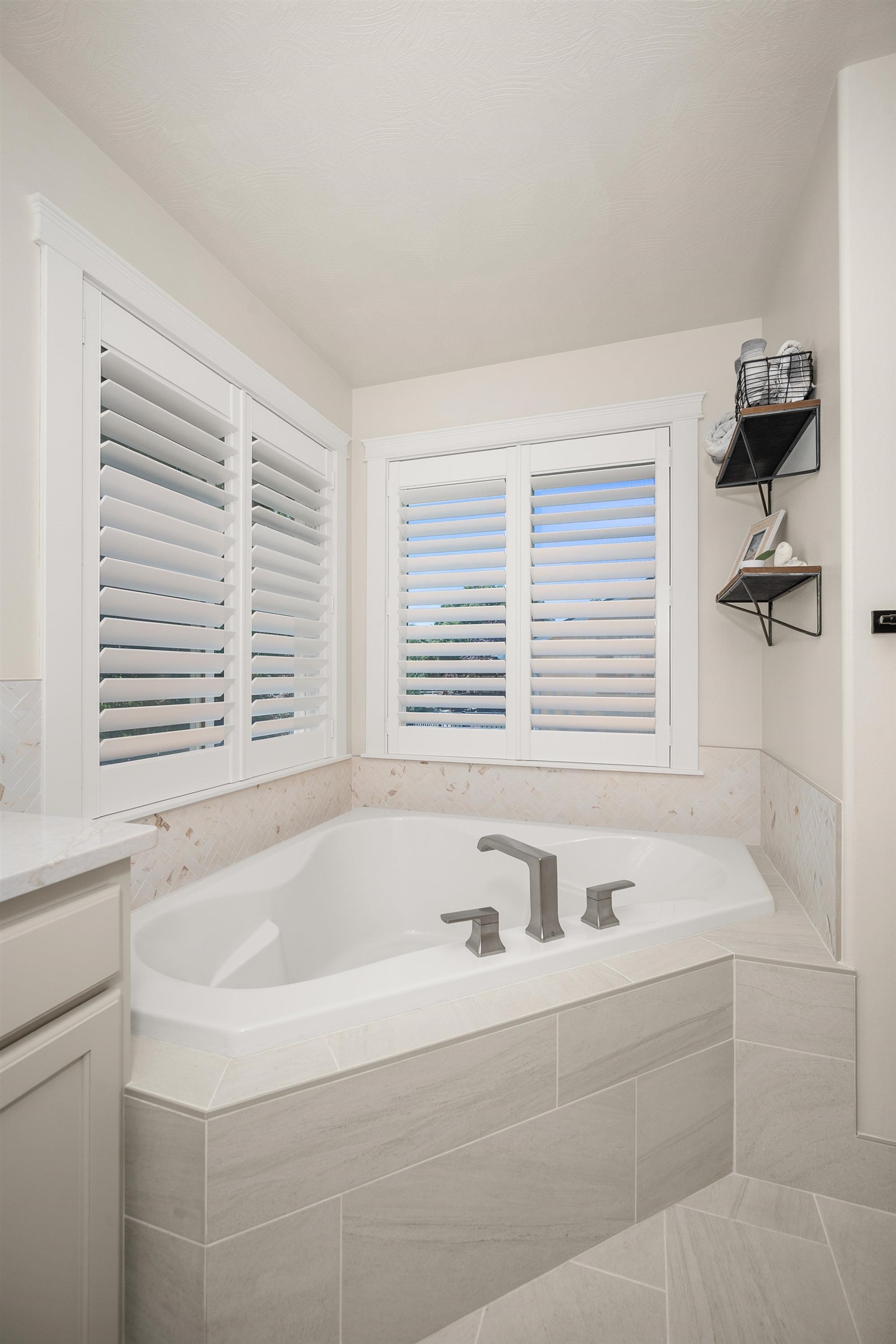2405 W Stratton Ave - Photo 18