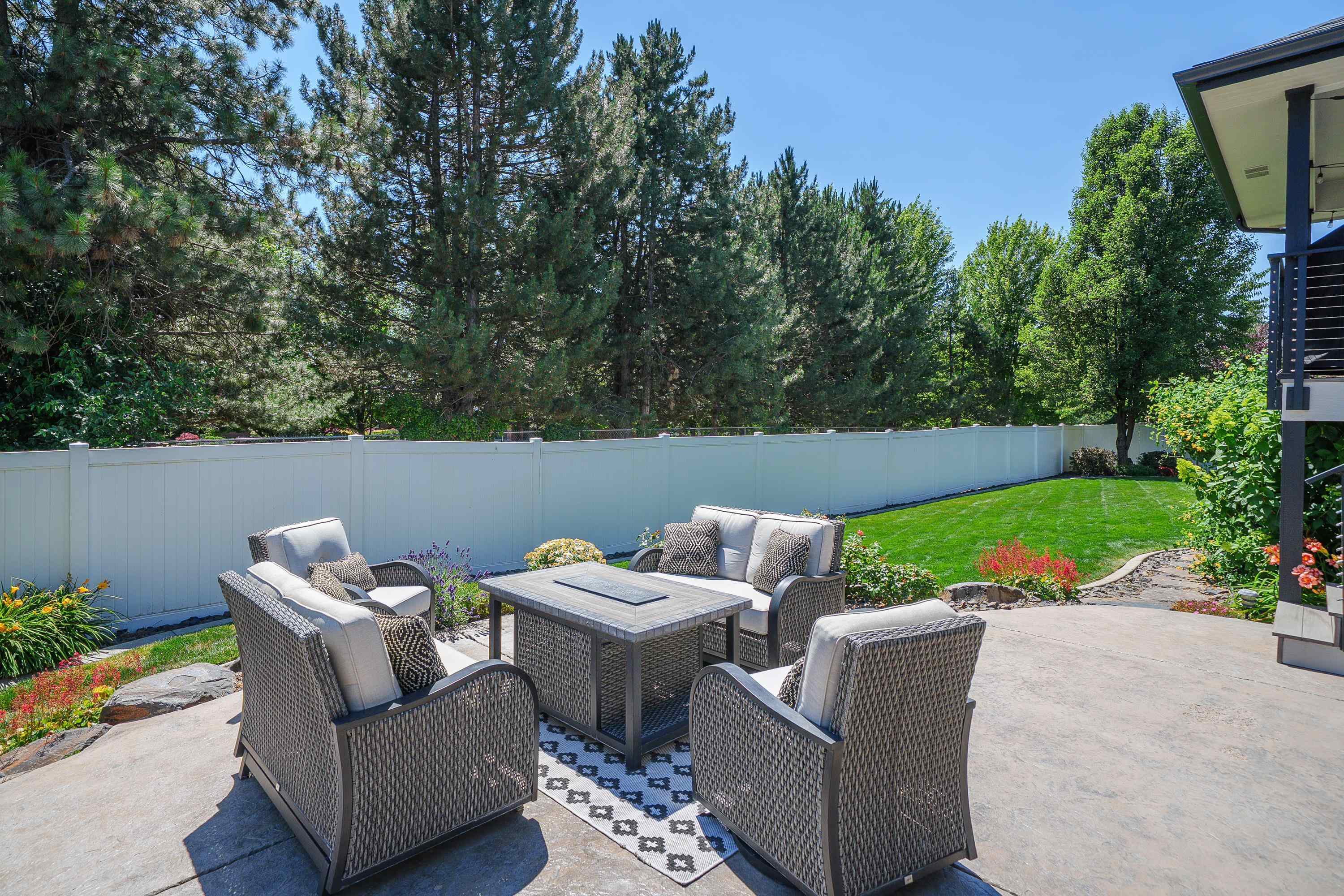 2405 W Stratton Ave - Photo 38