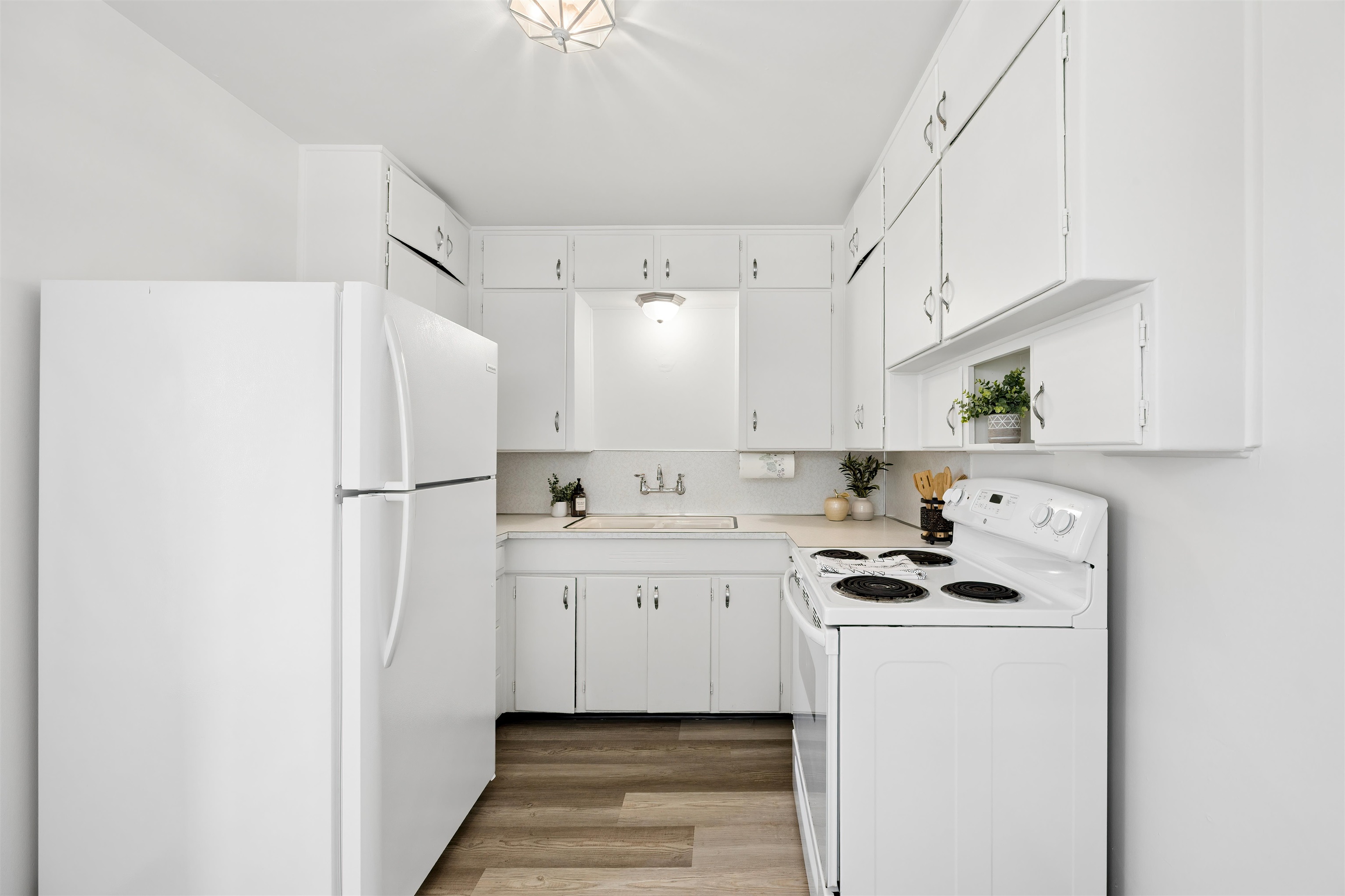 544 E Nebraska Ave - Photo 8