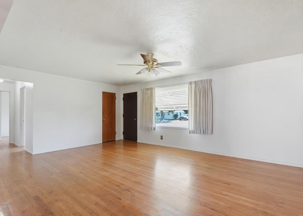 6128 N Belt Ave - Photo 5