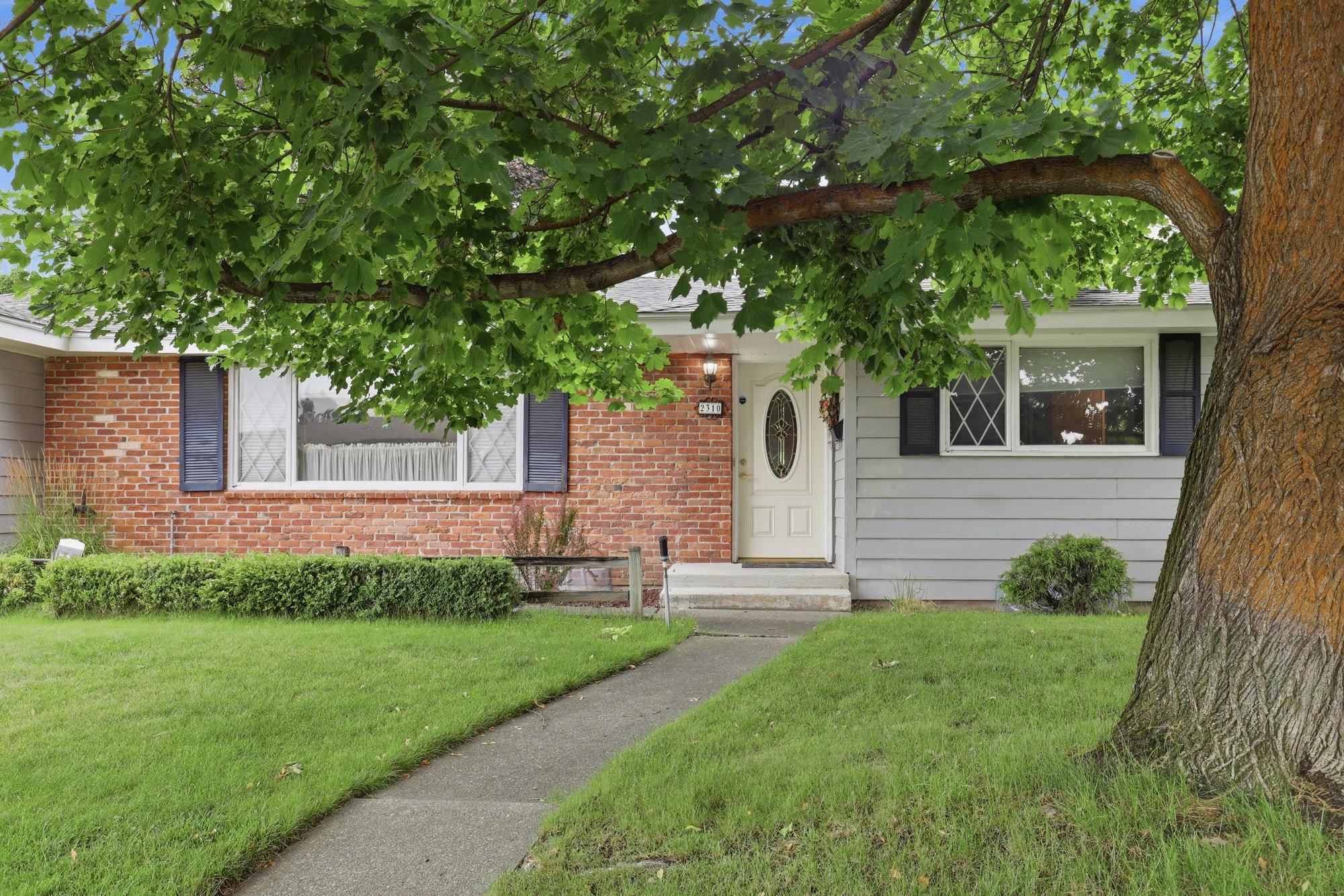 2310 W Wedgewood Ave - Photo 2