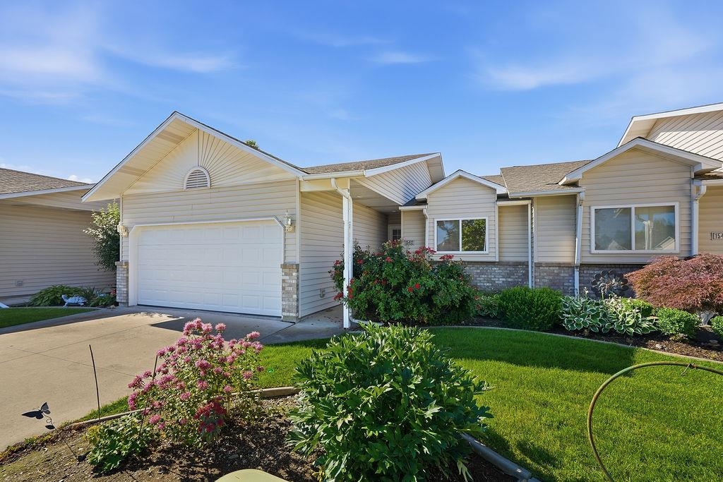 15412 E 19th Ln - Photo 1