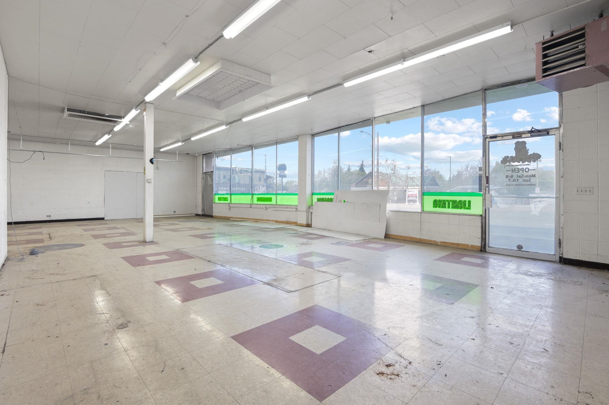 2716 N Division St - Photo 13