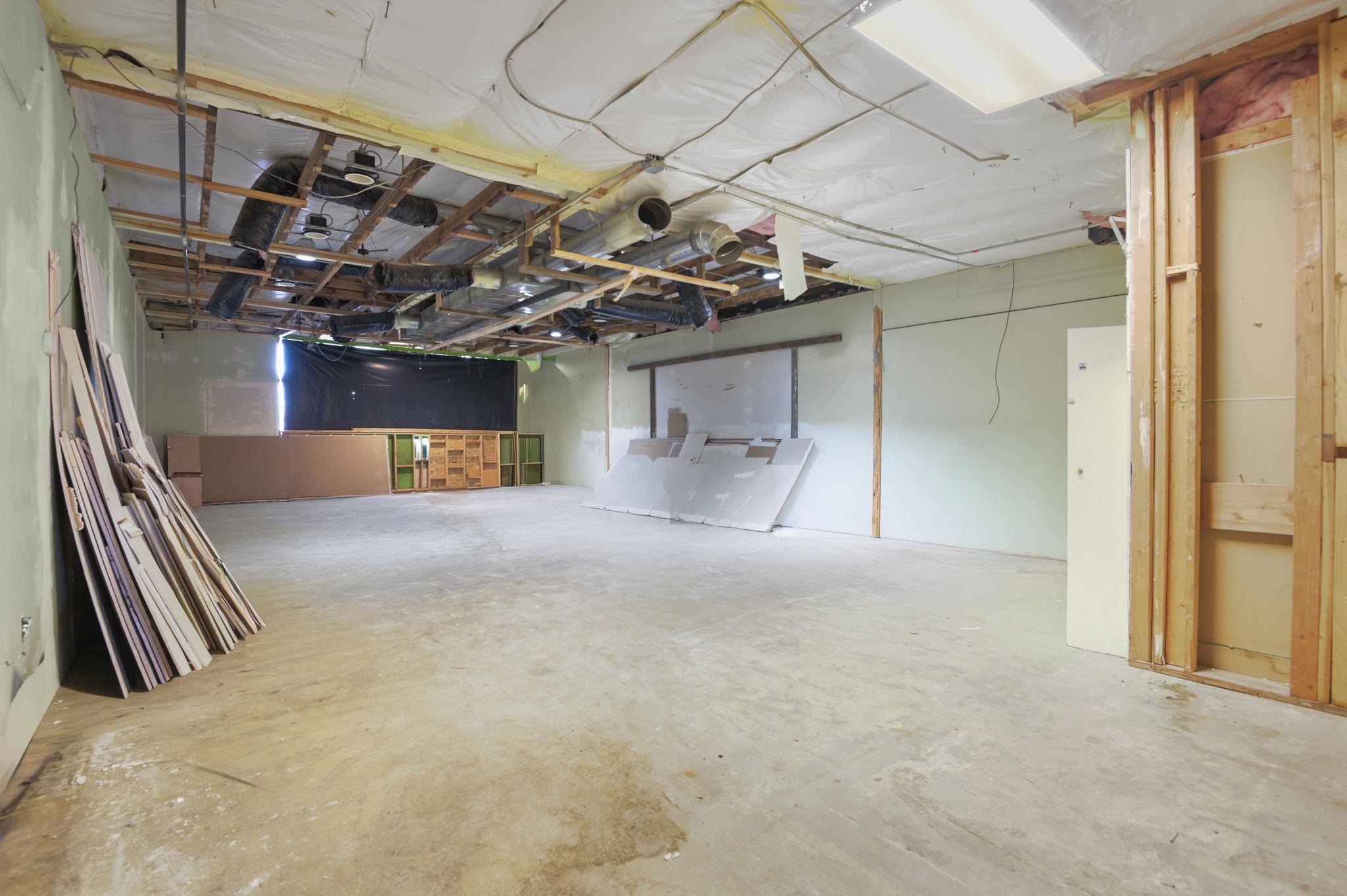 2716 N Division St - Photo 24