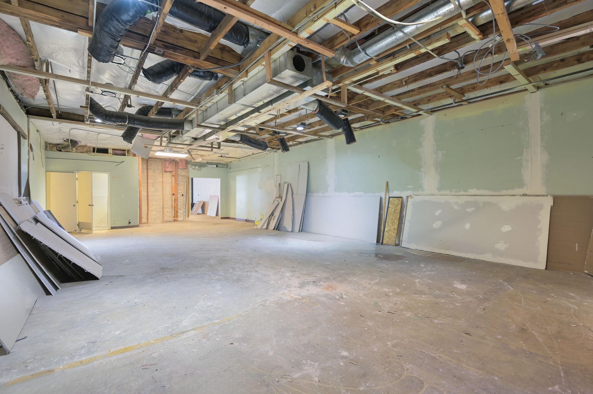 2716 N Division St - Photo 25