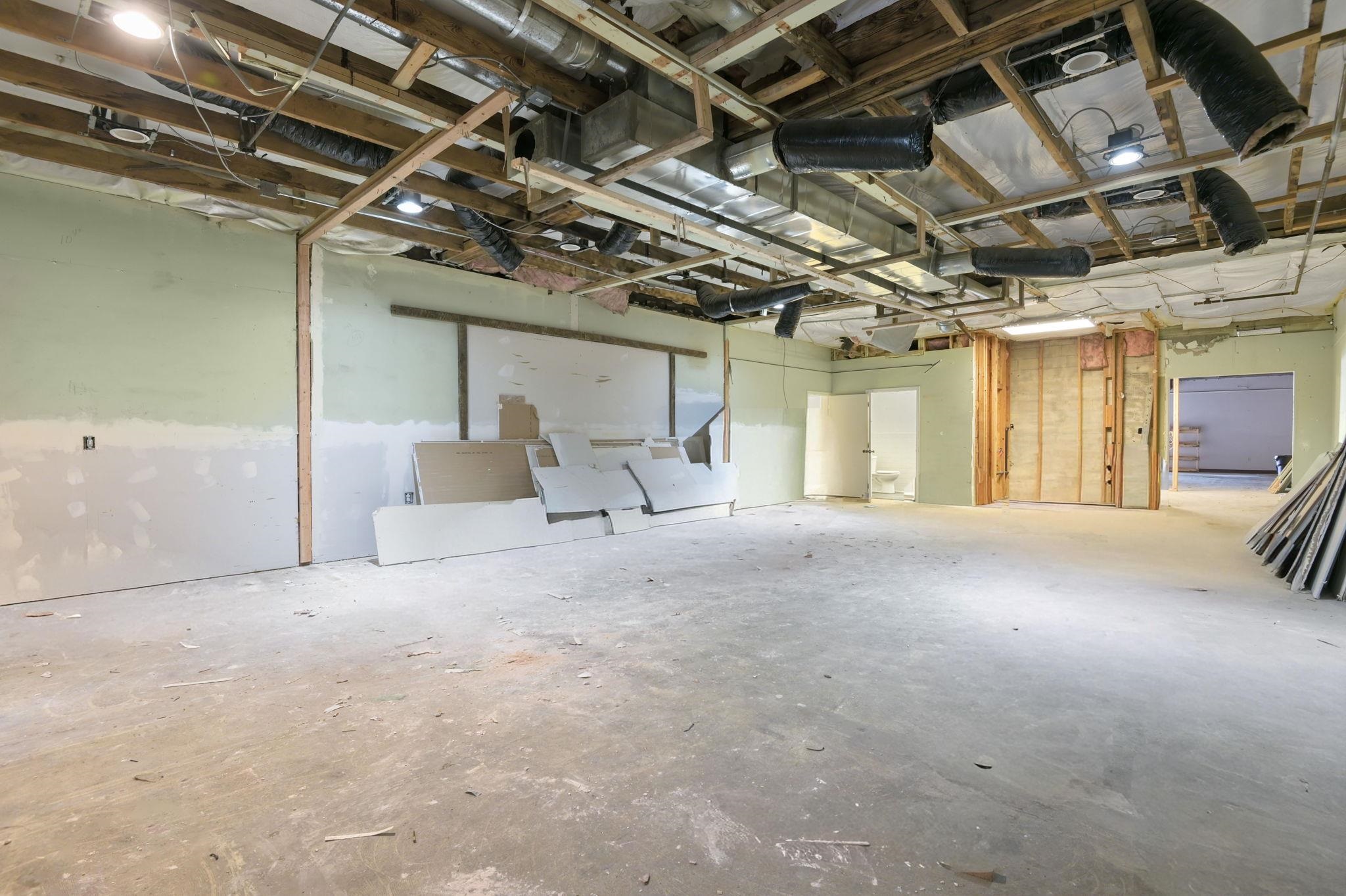 2716 N Division St - Photo 26