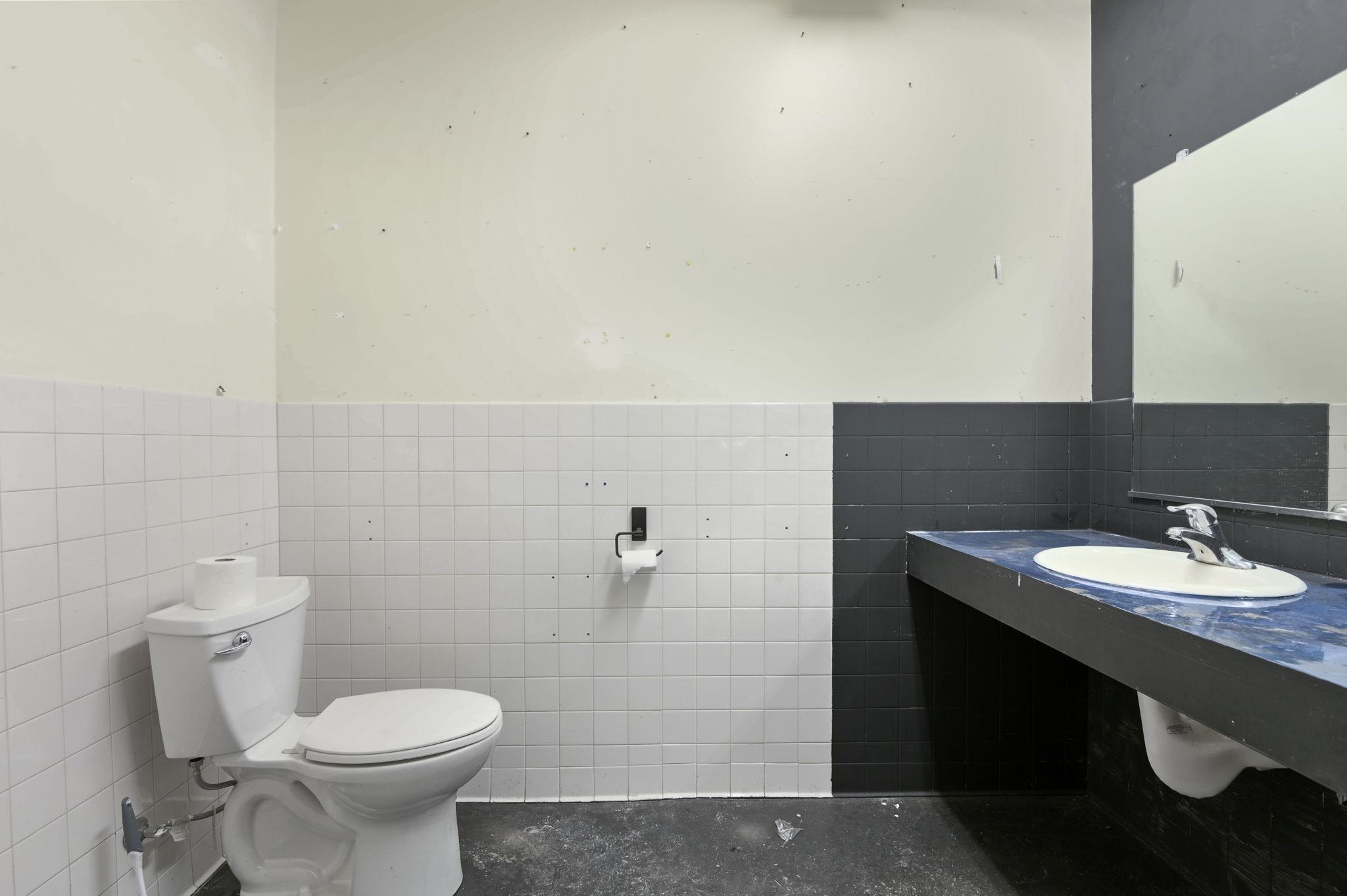 2716 N Division St - Photo 27