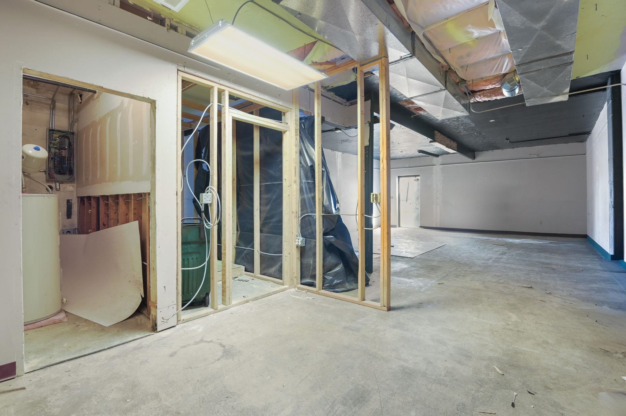 2716 N Division St - Photo 30