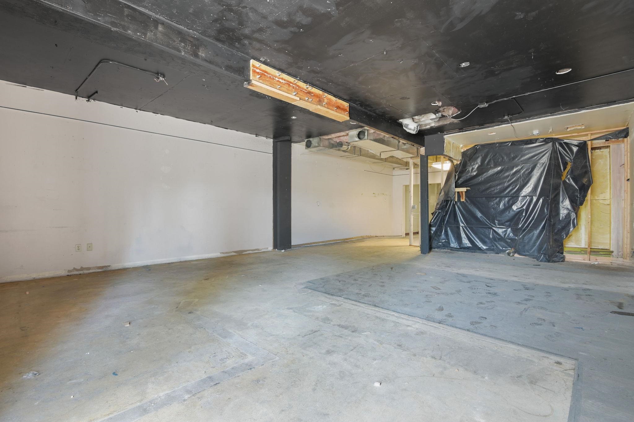 2716 N Division St - Photo 33
