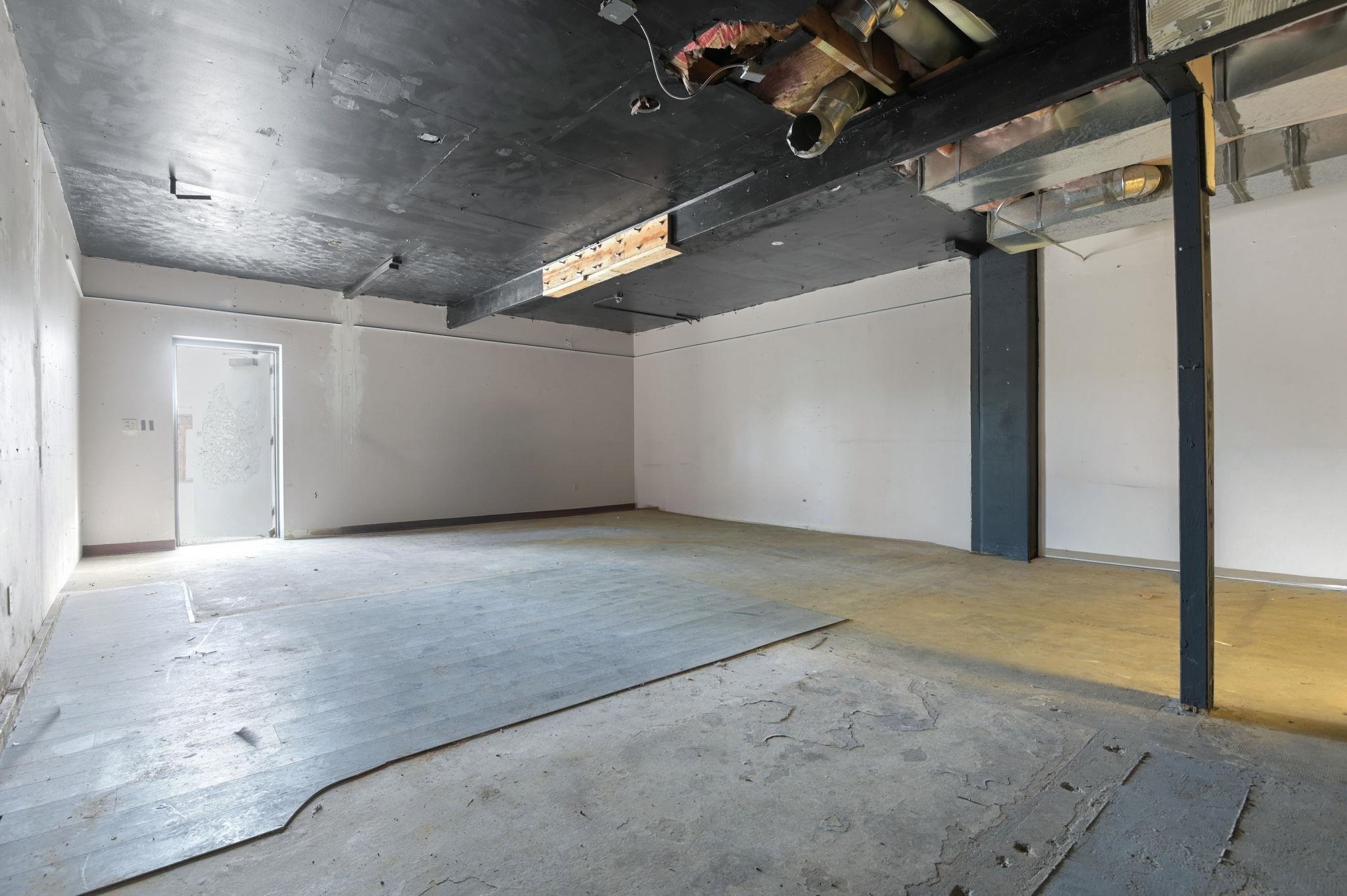 2716 N Division St - Photo 34