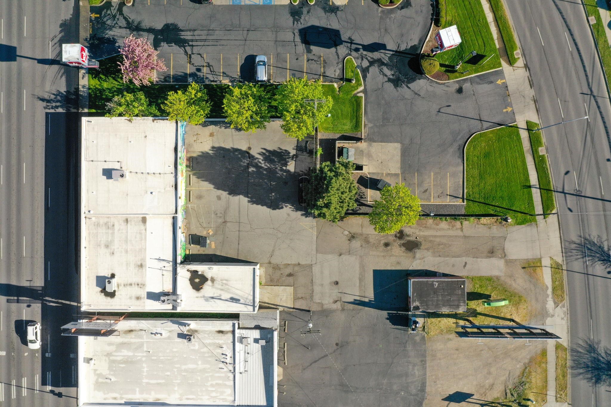 2716 N Division St - Photo 36