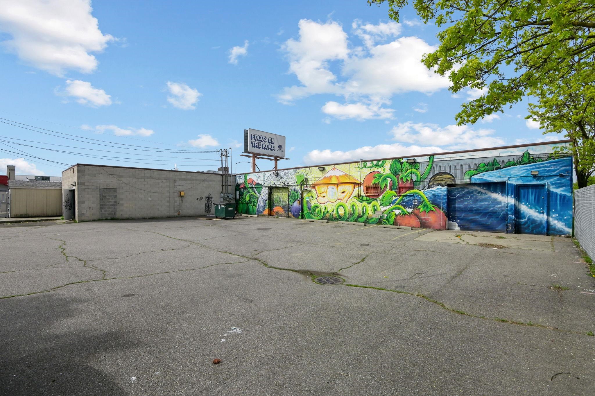 2716 N Division St - Photo 38