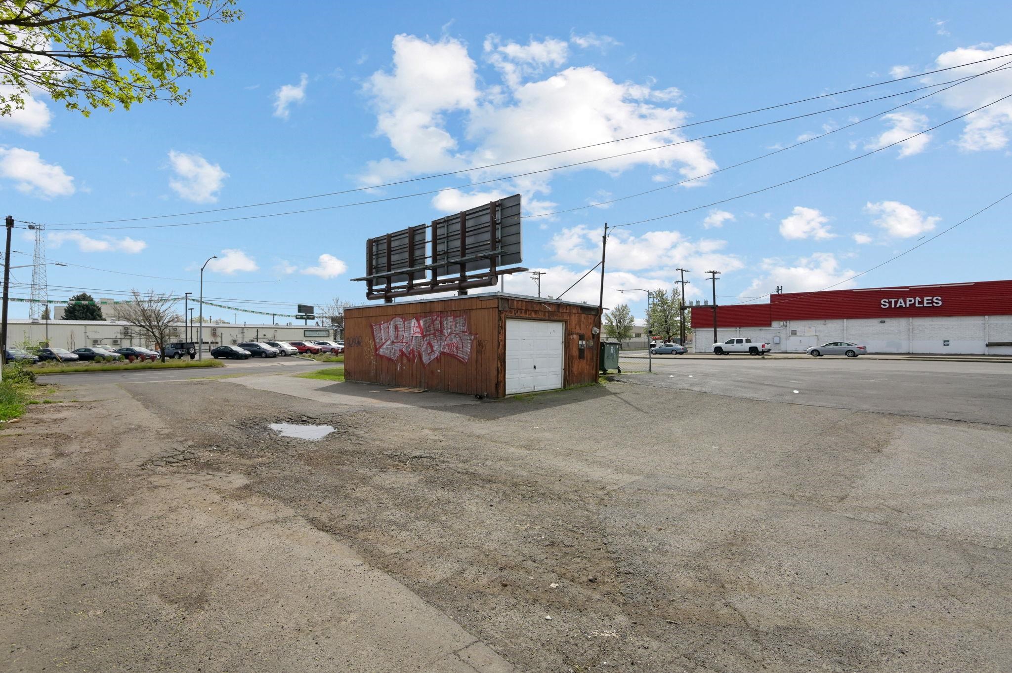 2716 N Division St - Photo 41