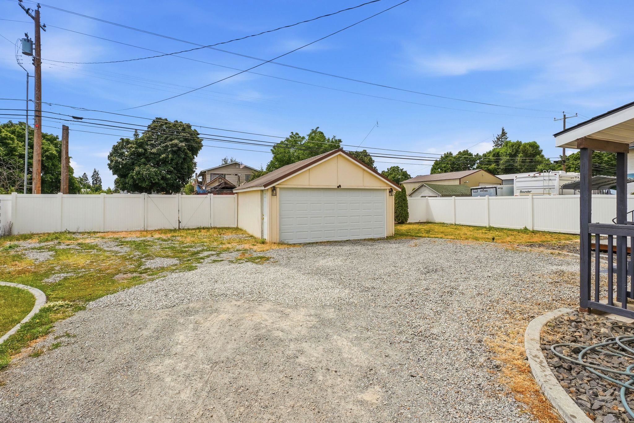 3428 E 29th Ave - Photo 32