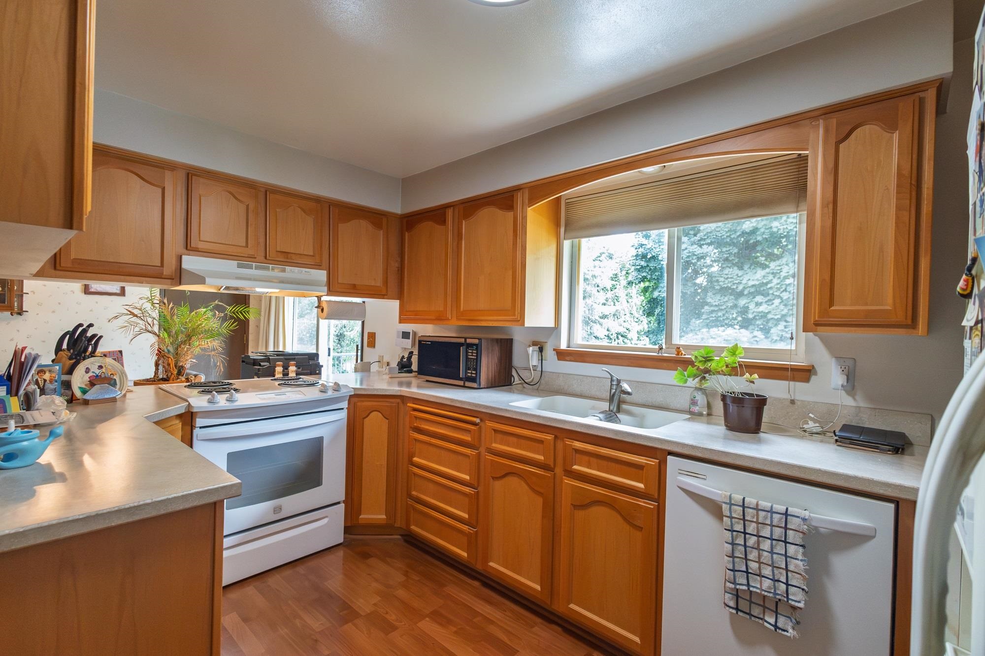 13104 E 28th Ave - Photo 5