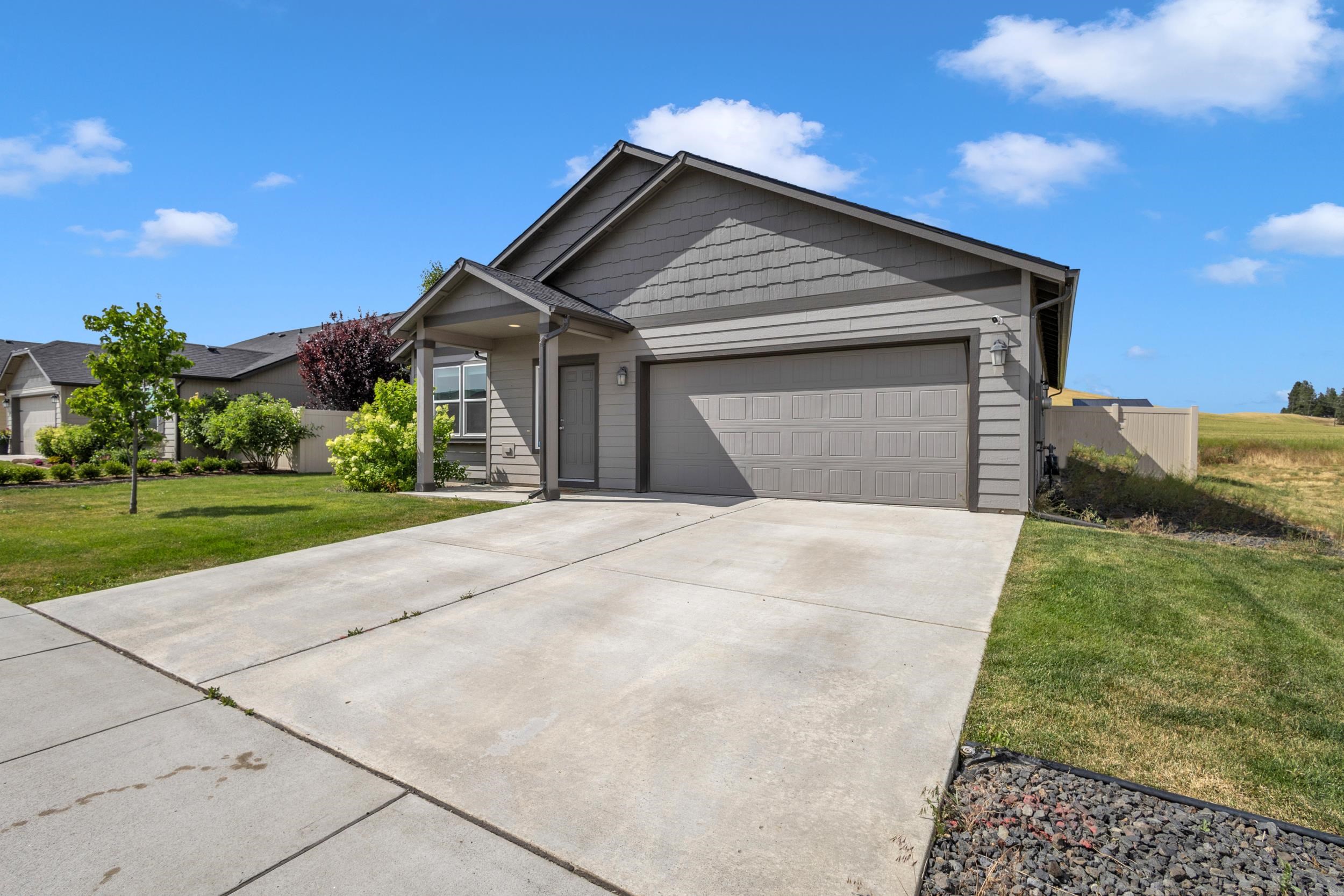 713 Condor Dr - Photo 2