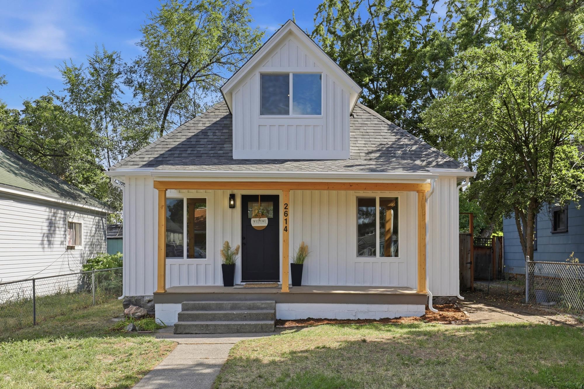 2614 E Diamond Ave - Photo 1