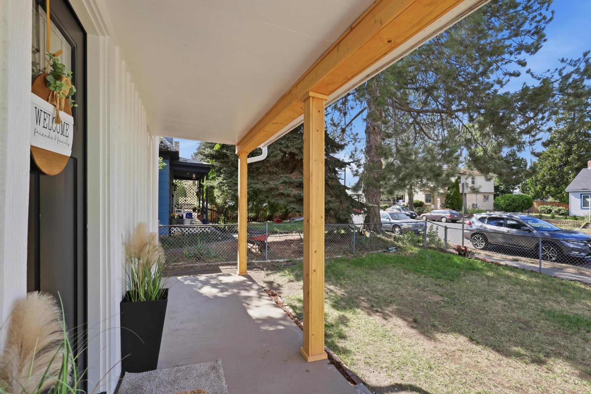2614 E Diamond Ave - Photo 2